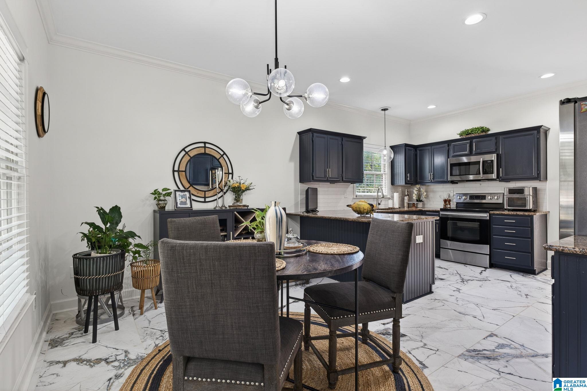 5012 KNOLL VIEW CIRCLE