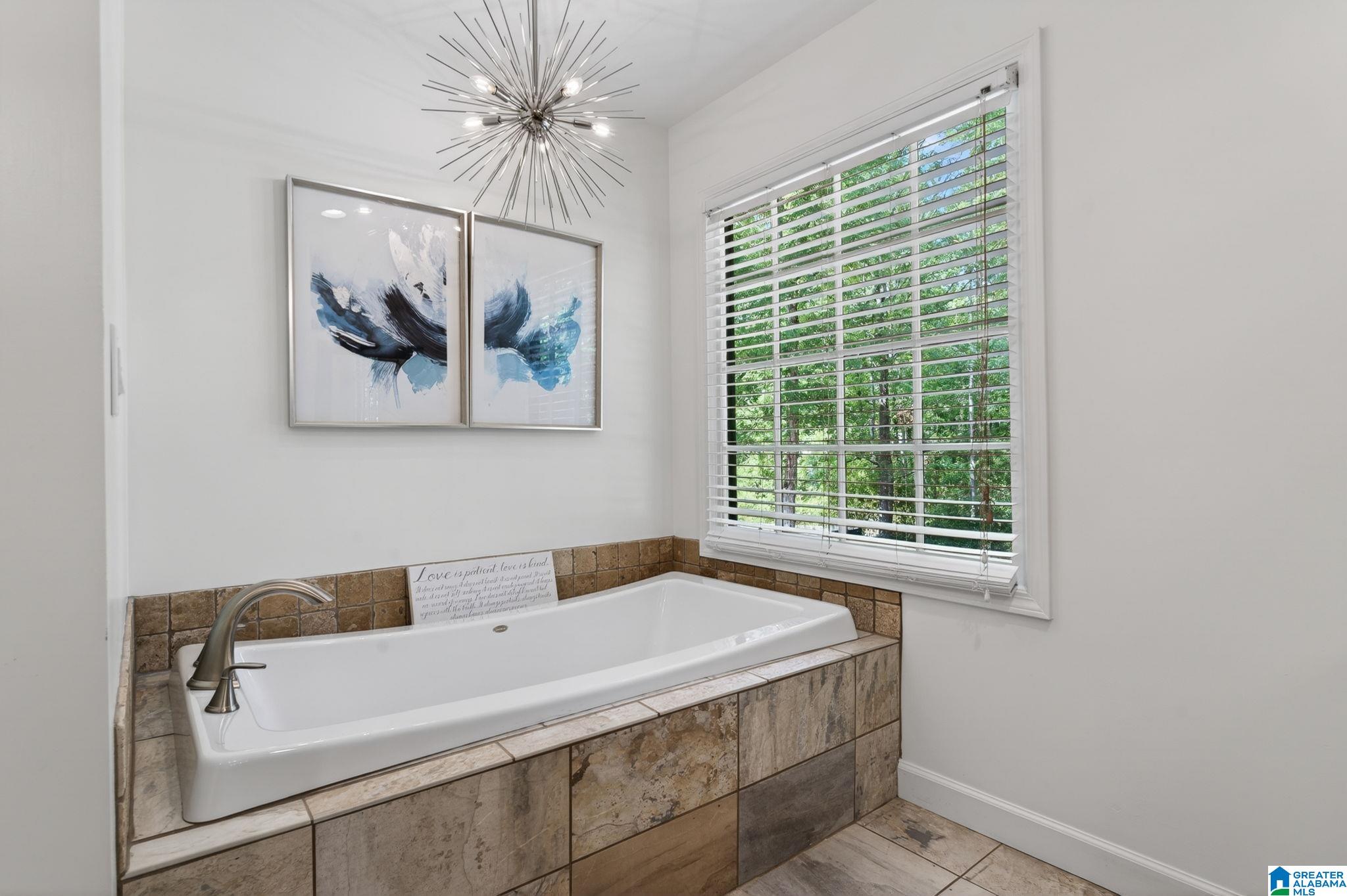 5012 KNOLL VIEW CIRCLE