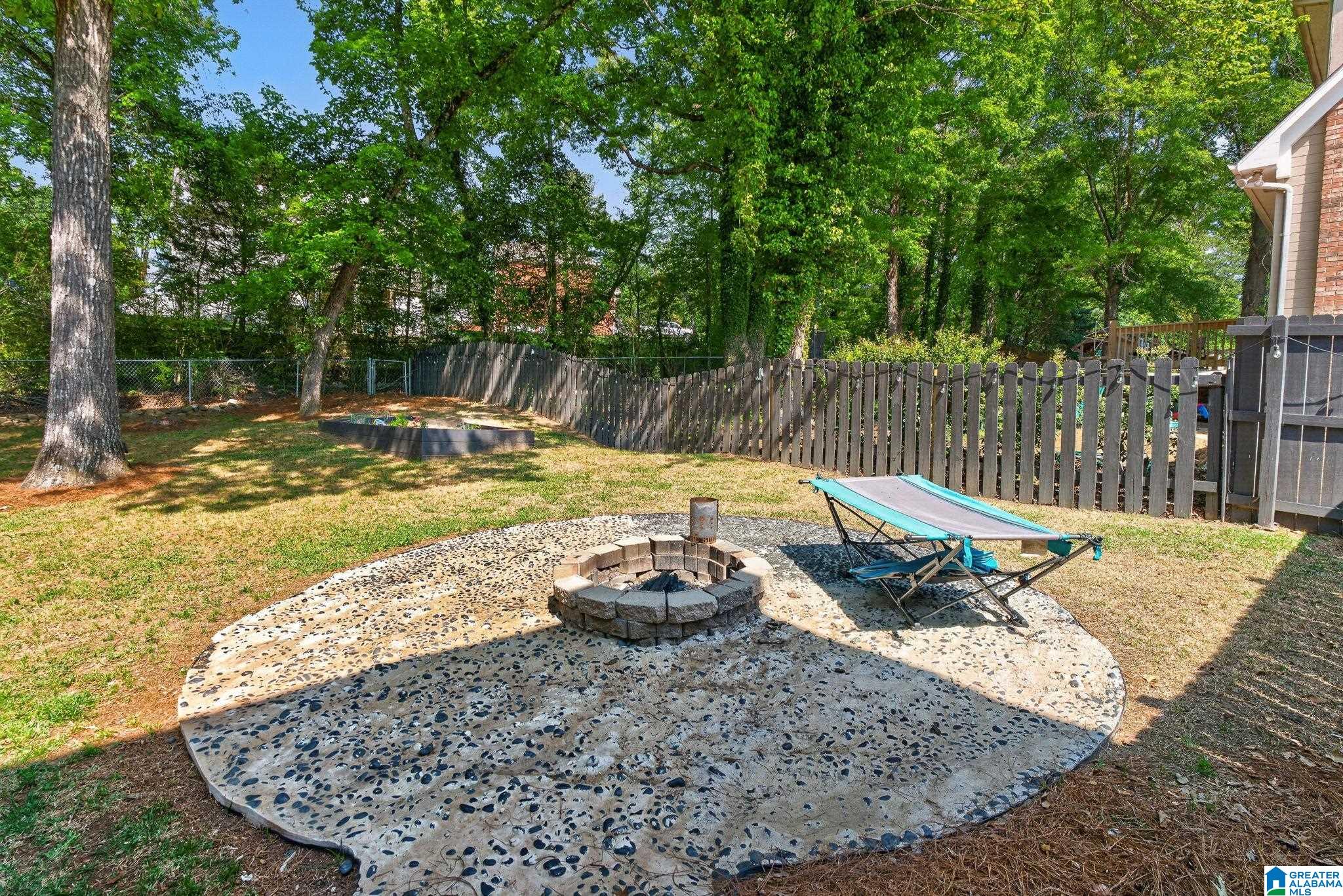 5012 KNOLL VIEW CIRCLE