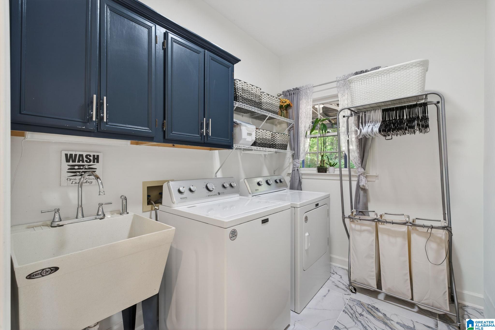 5012 KNOLL VIEW CIRCLE