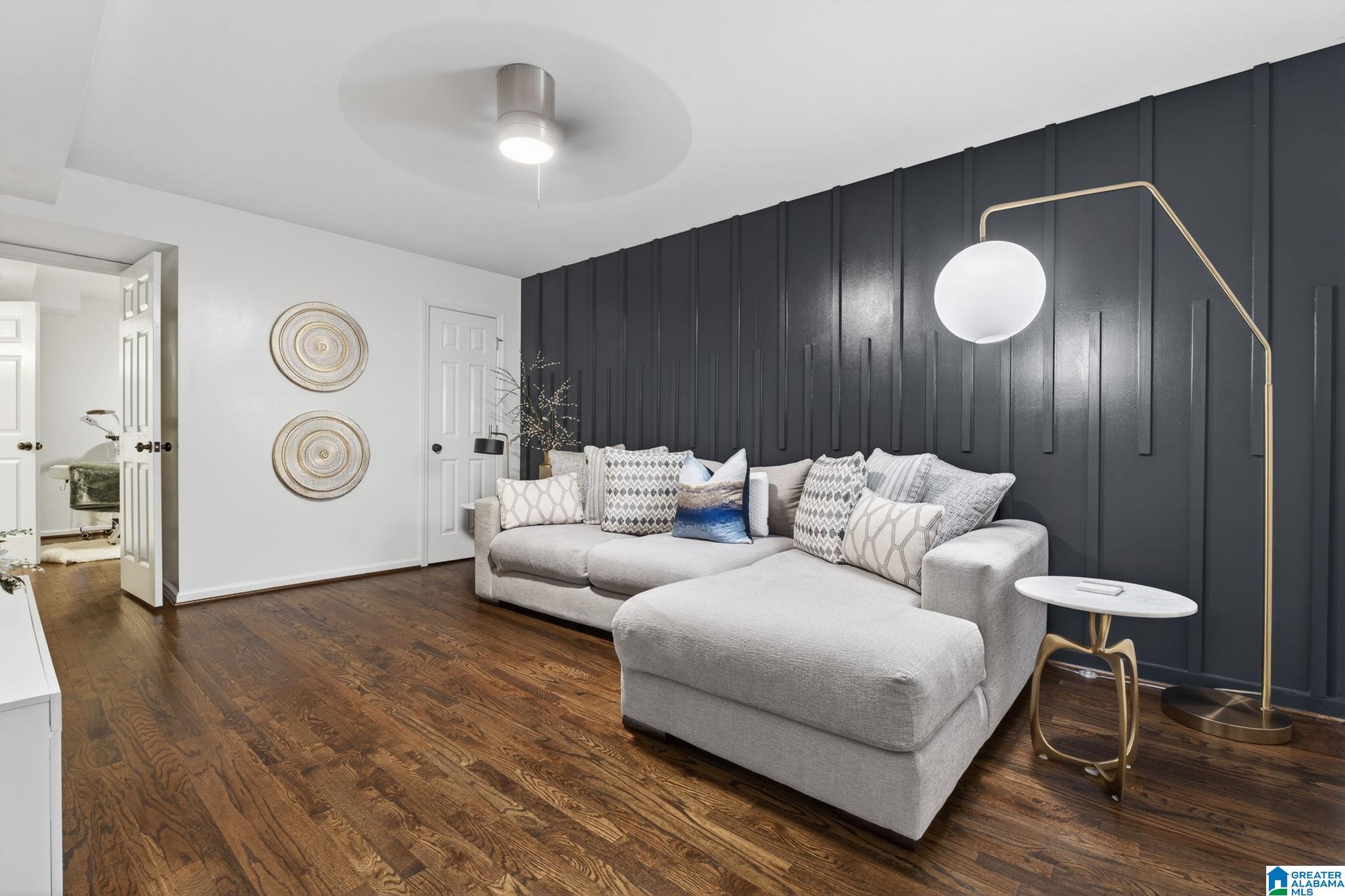 5012 KNOLL VIEW CIRCLE