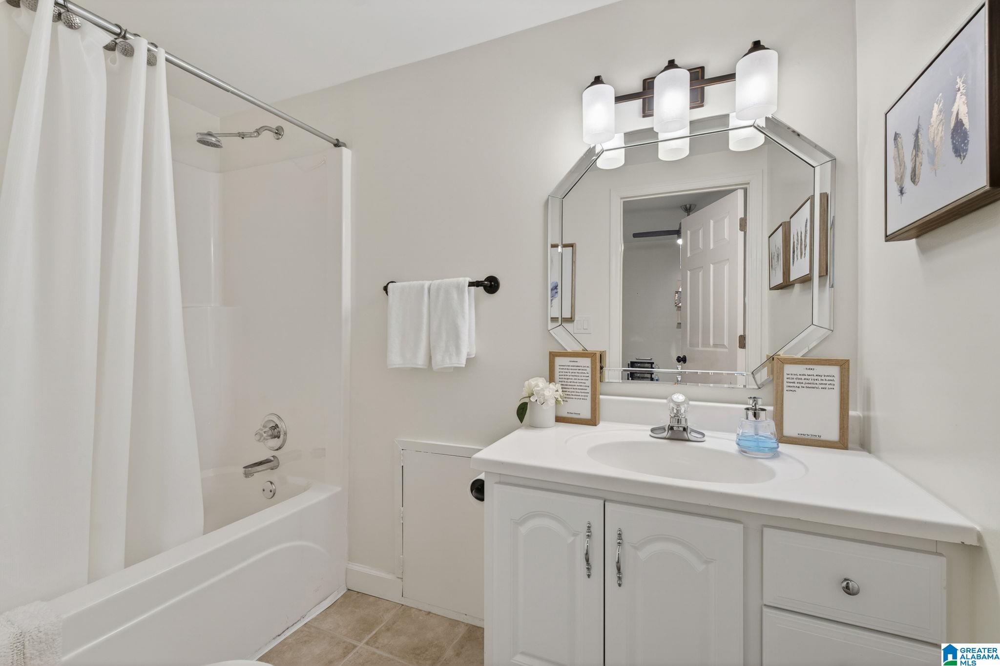 5012 KNOLL VIEW CIRCLE
