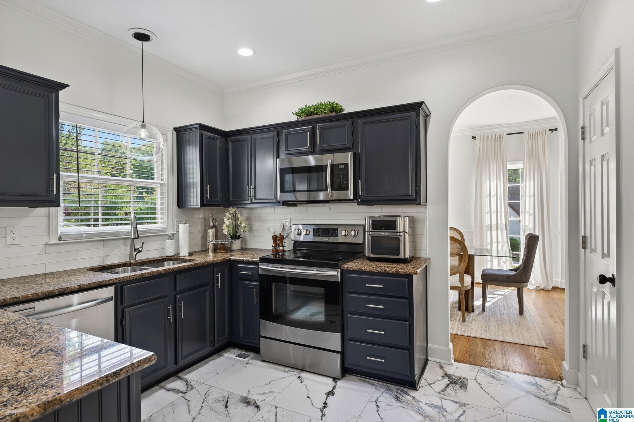 5012 KNOLL VIEW CIRCLE
