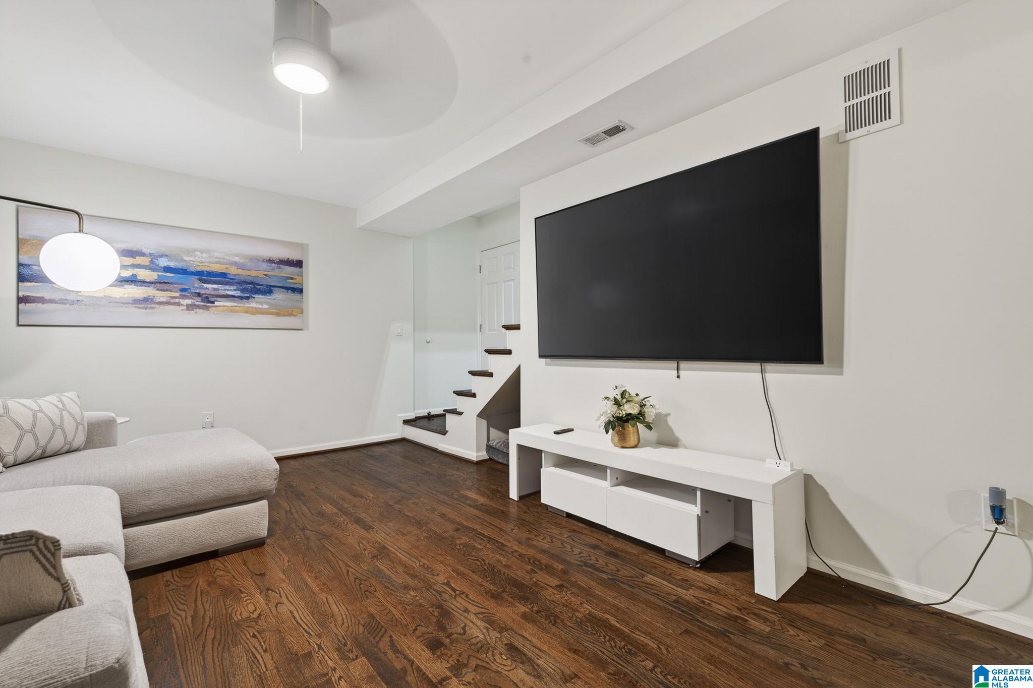 5012 KNOLL VIEW CIRCLE