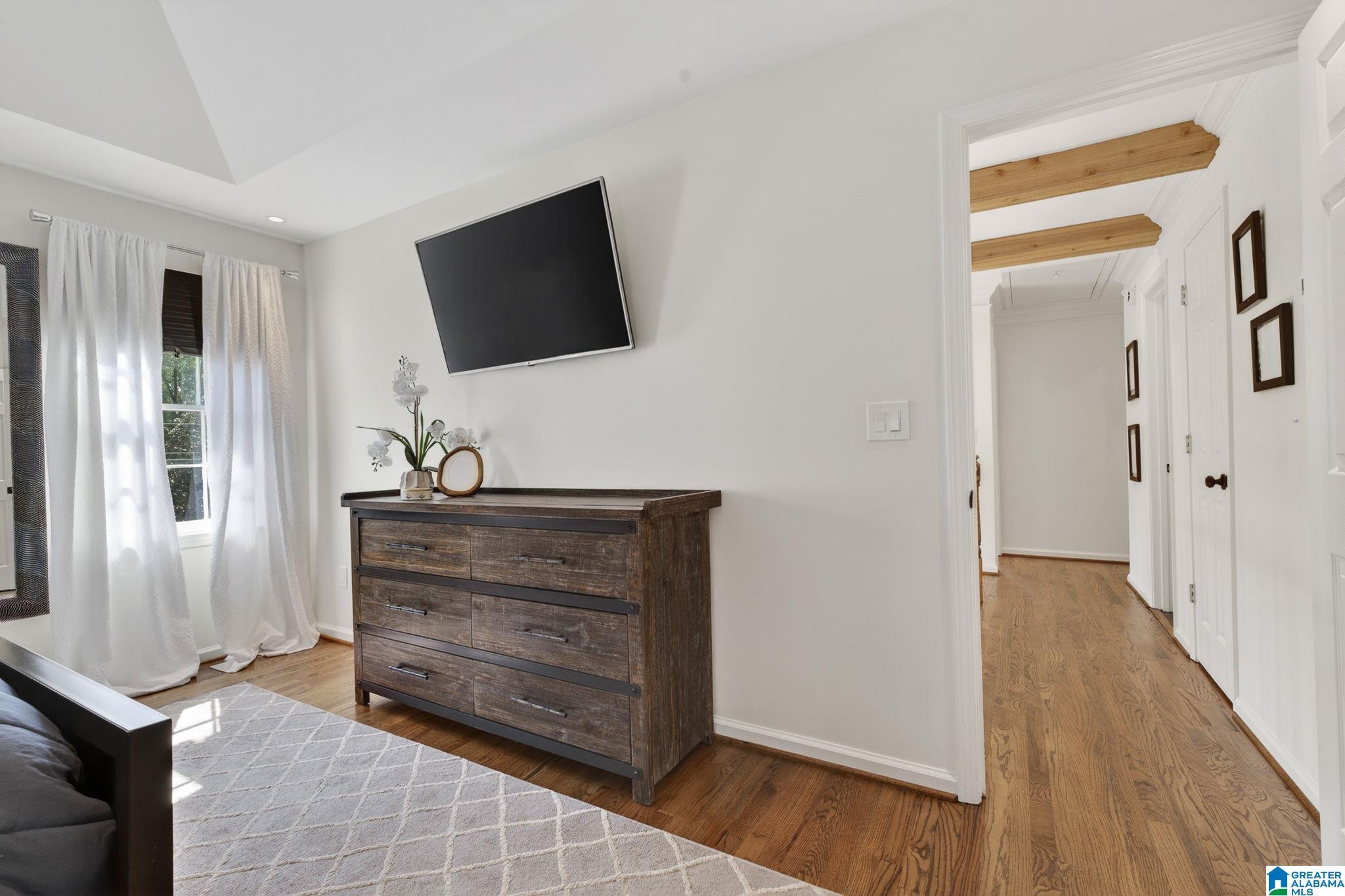 5012 KNOLL VIEW CIRCLE