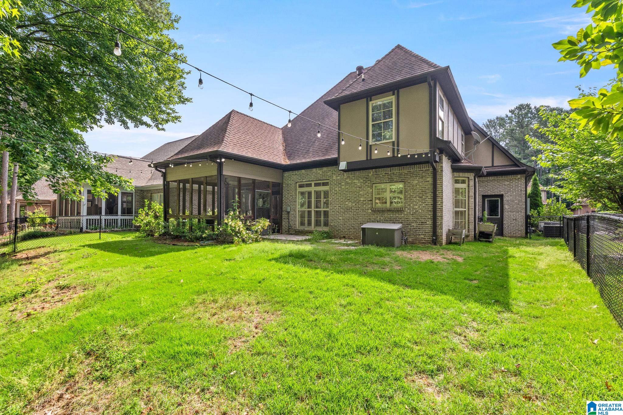 921 HADDINGTON DALE