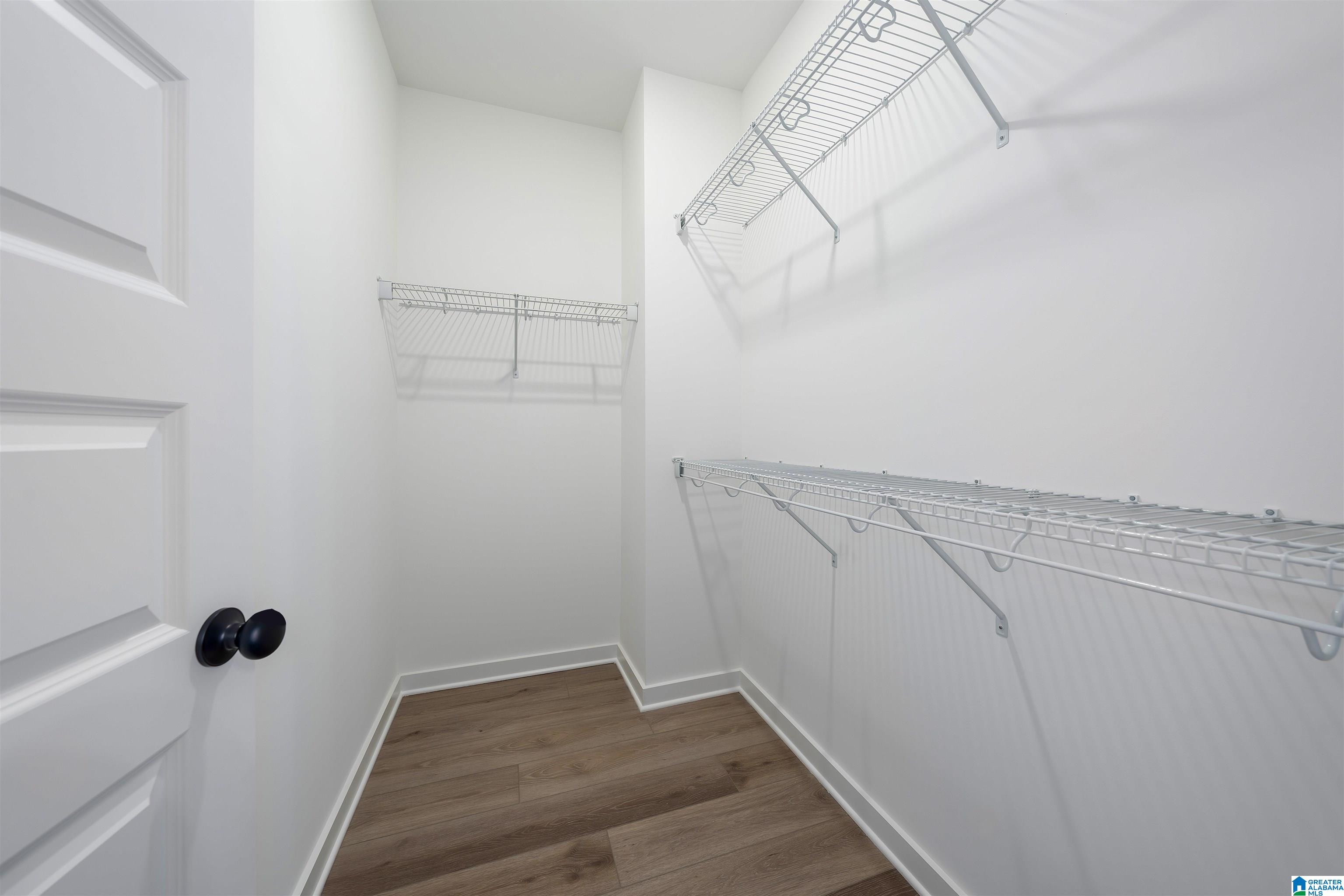 1105 WINDSOR SQUARE