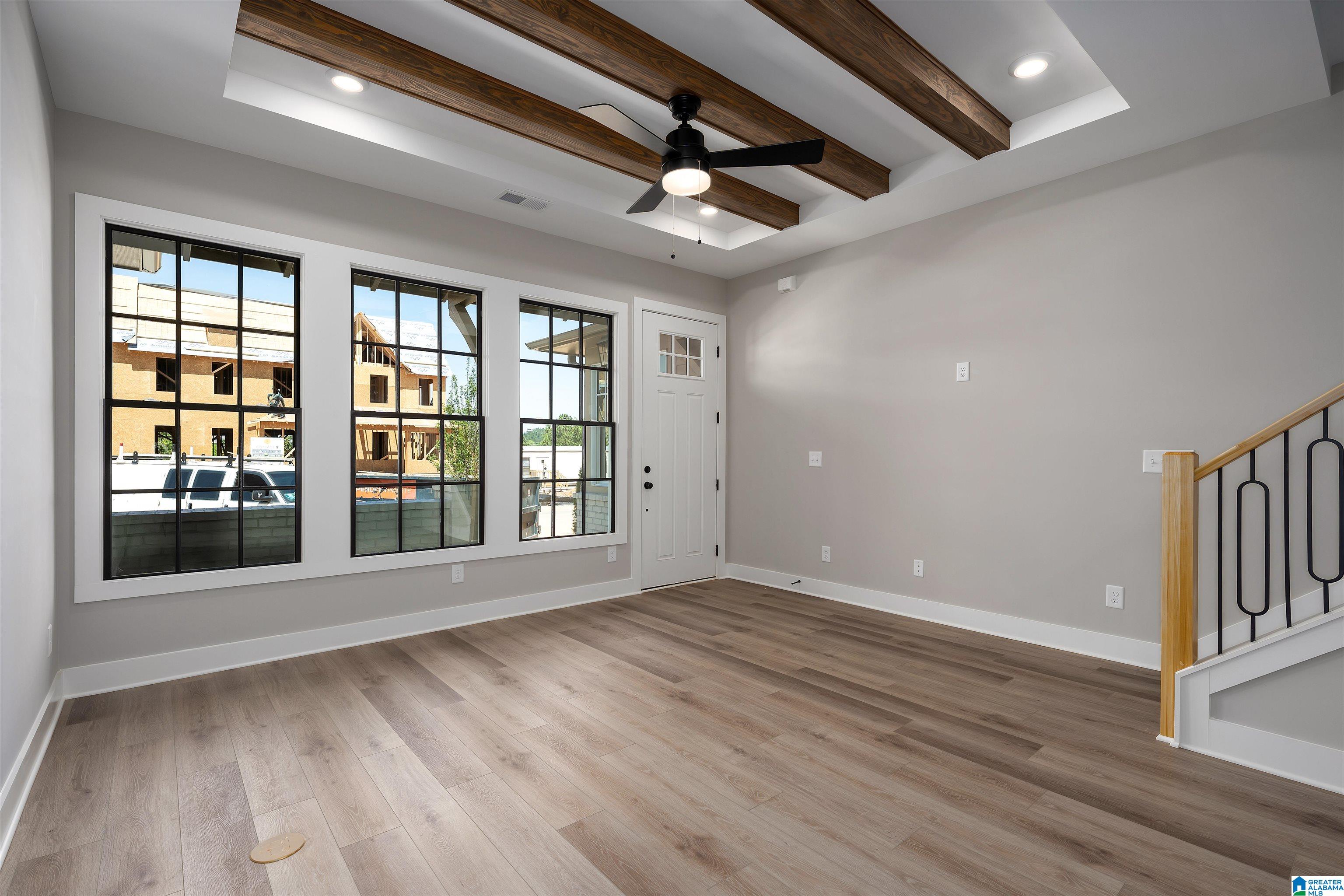 1105 WINDSOR SQUARE