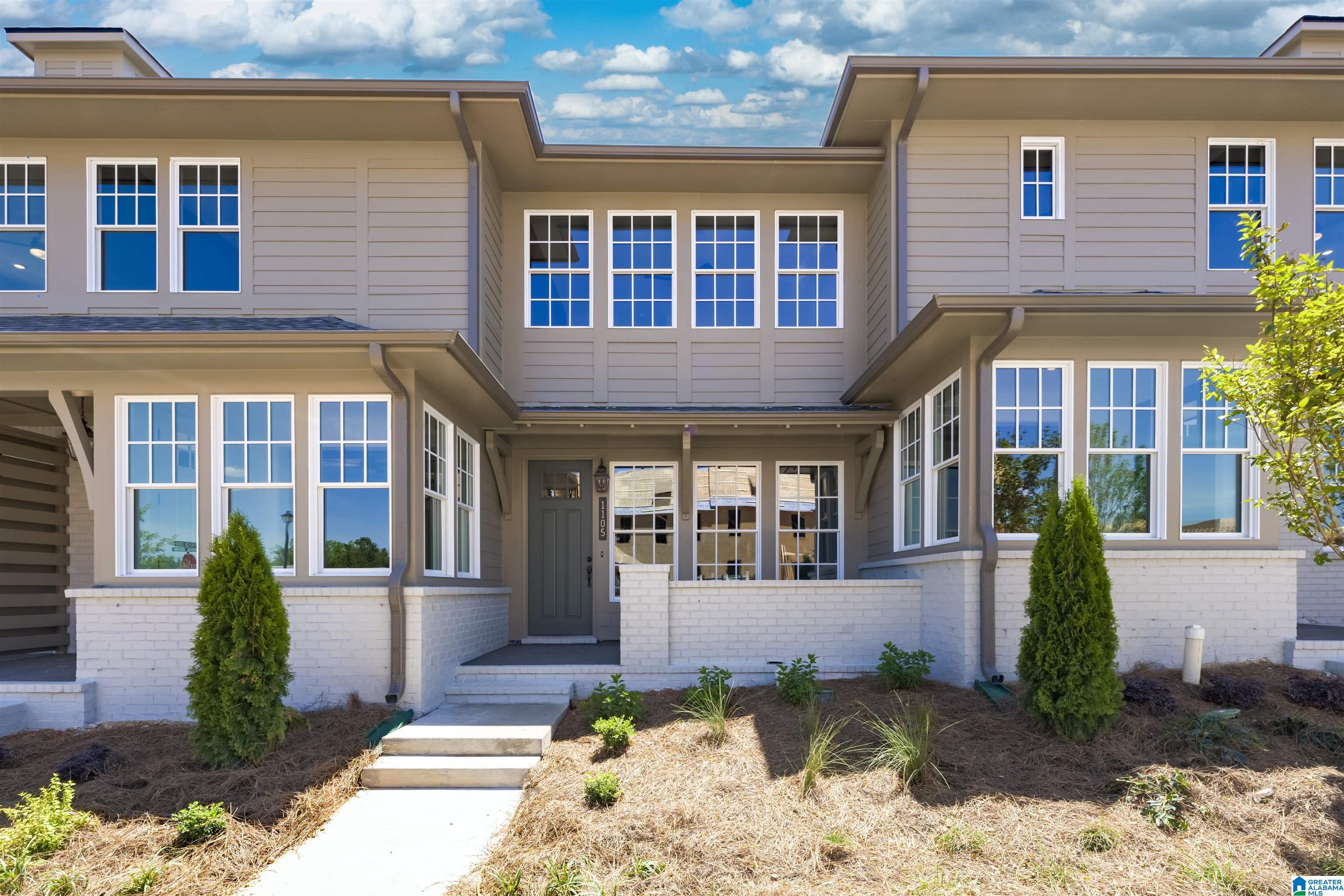 1105 WINDSOR SQUARE