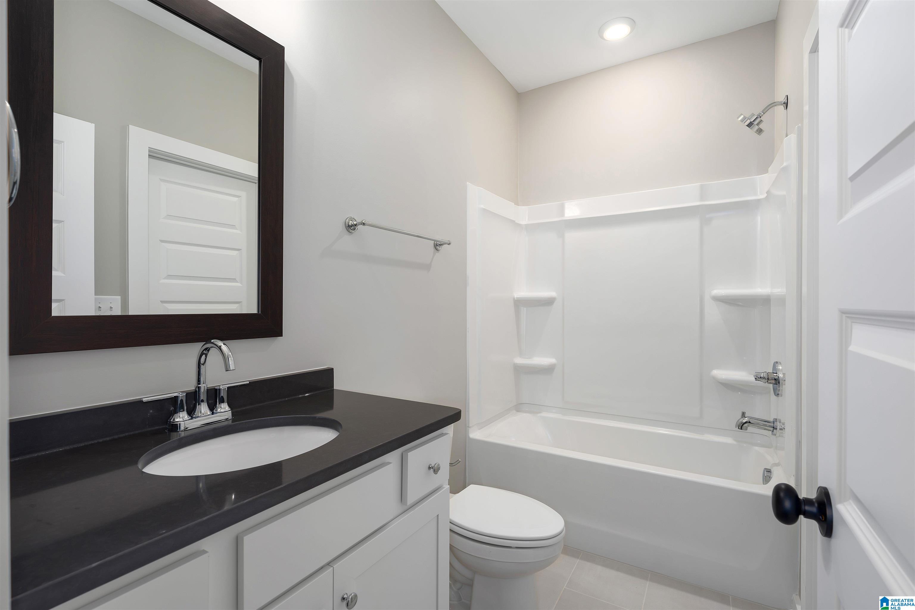1105 WINDSOR SQUARE