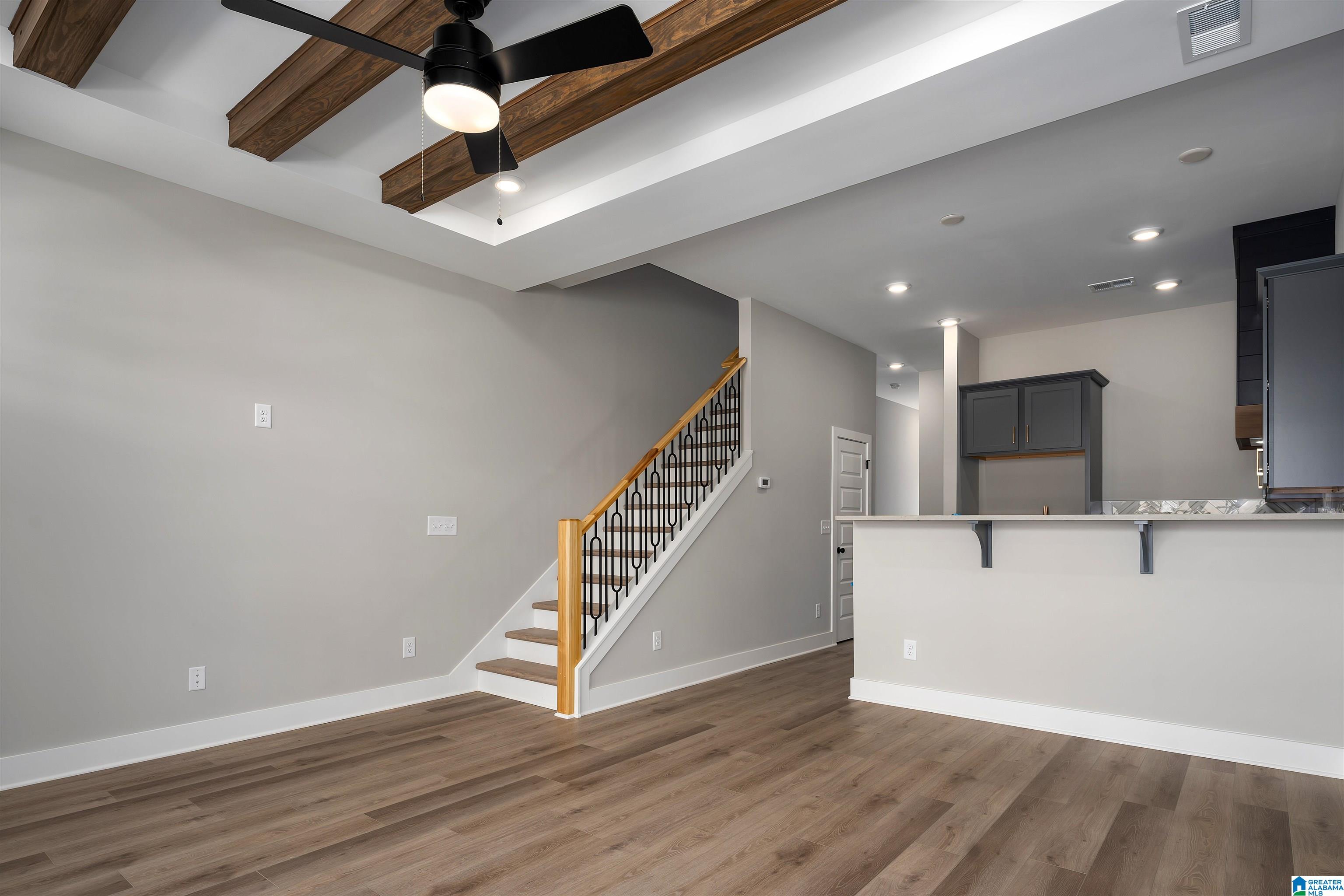 1105 WINDSOR SQUARE