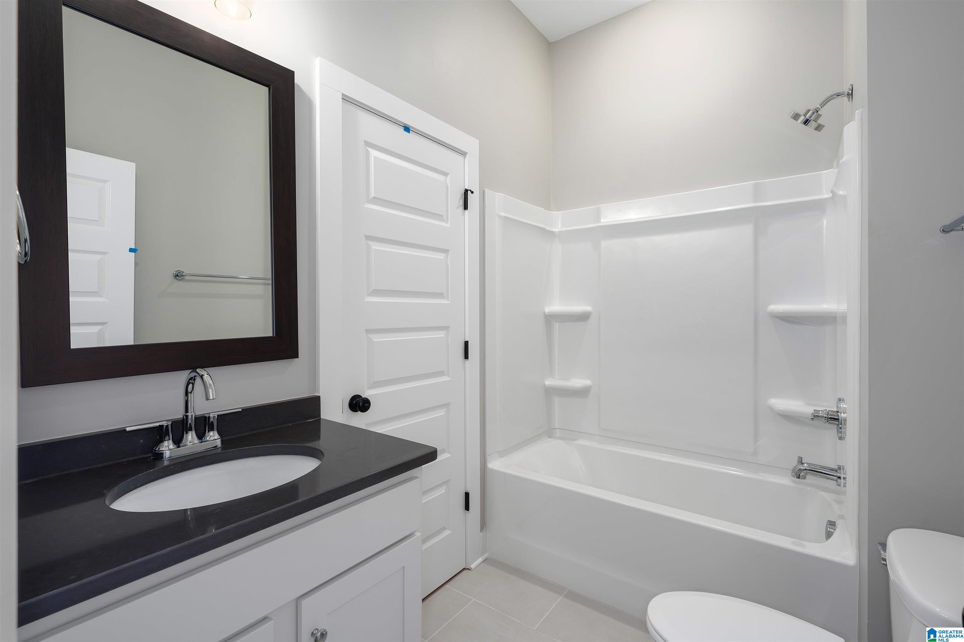 1105 WINDSOR SQUARE