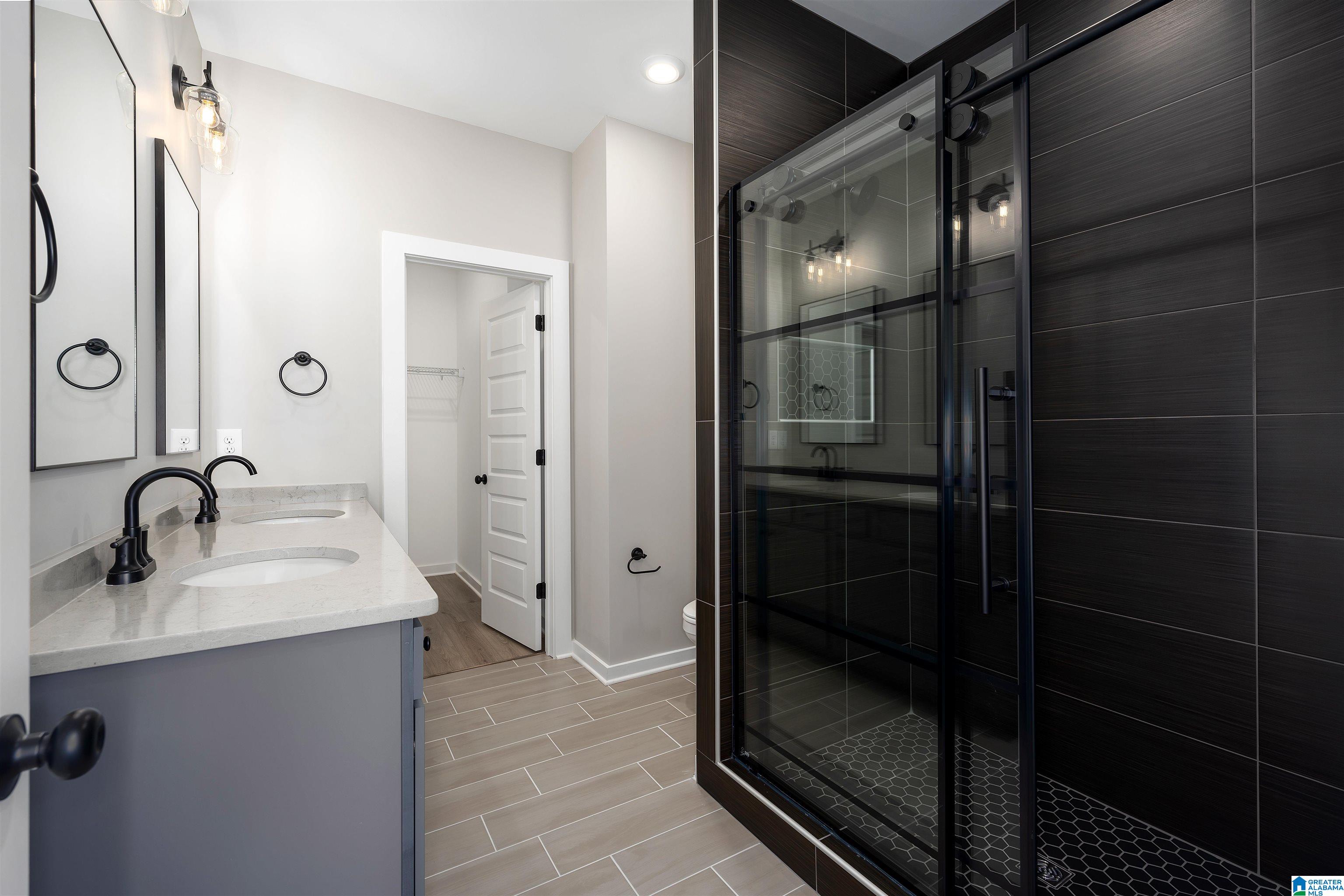 1109 WINDSOR SQUARE