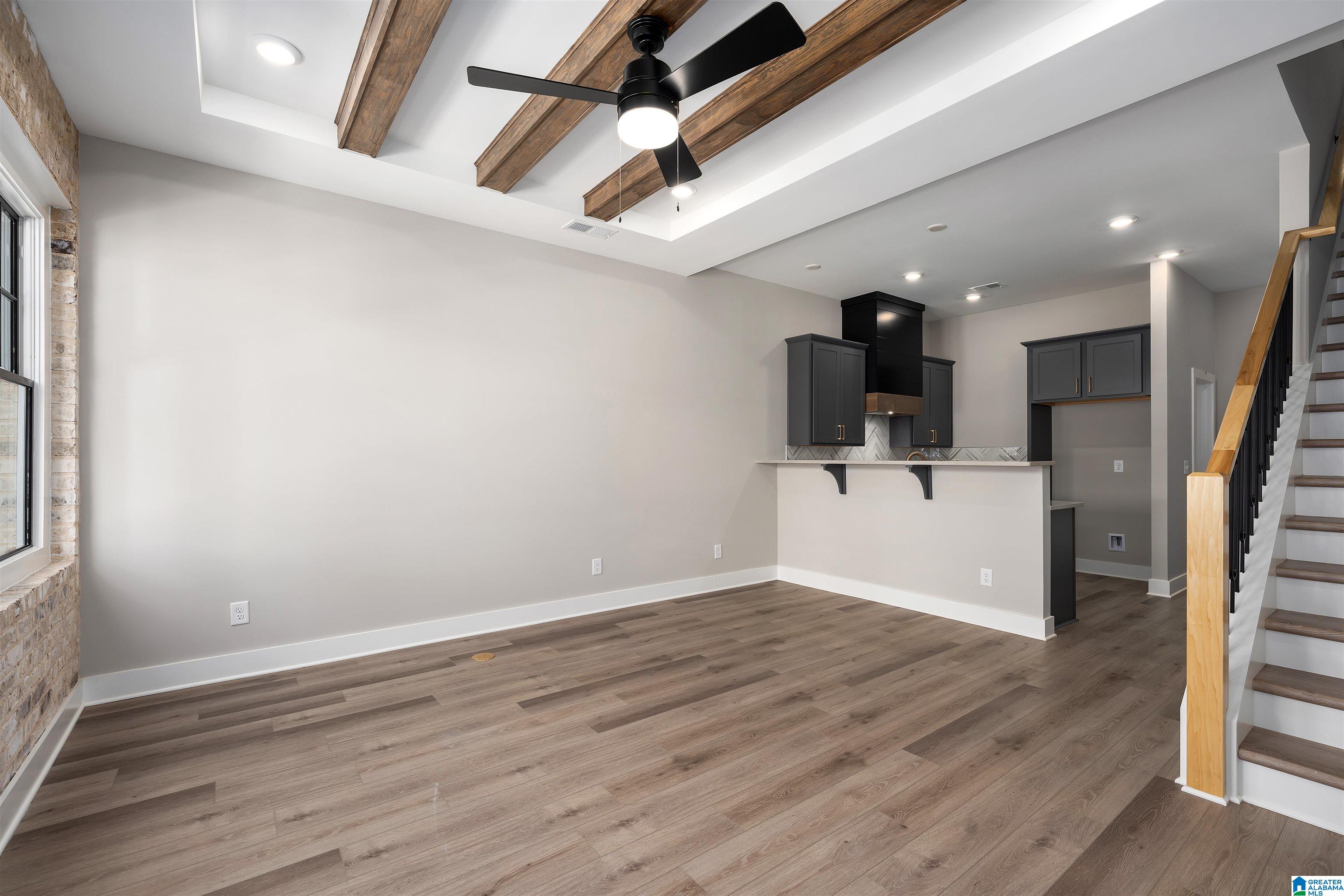 1109 WINDSOR SQUARE