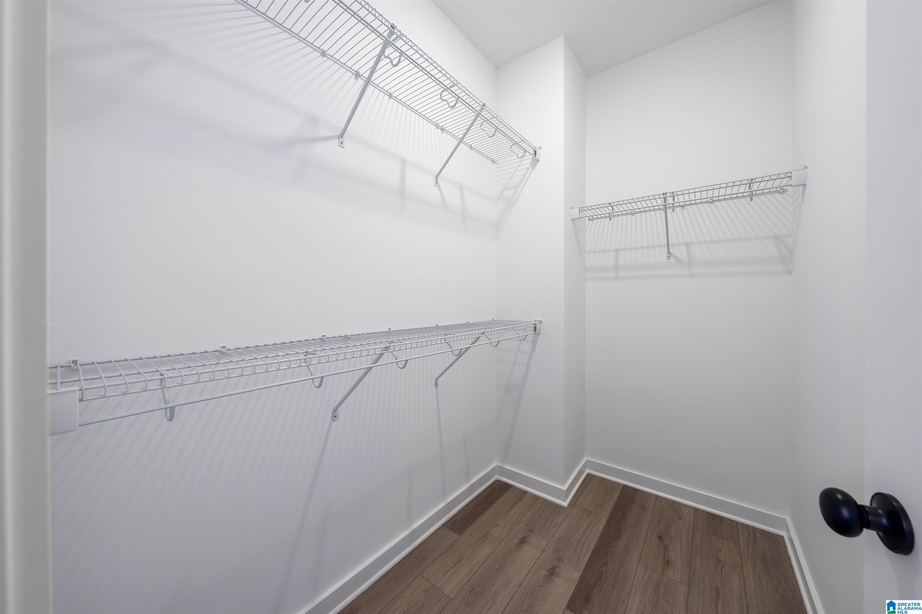 1109 WINDSOR SQUARE