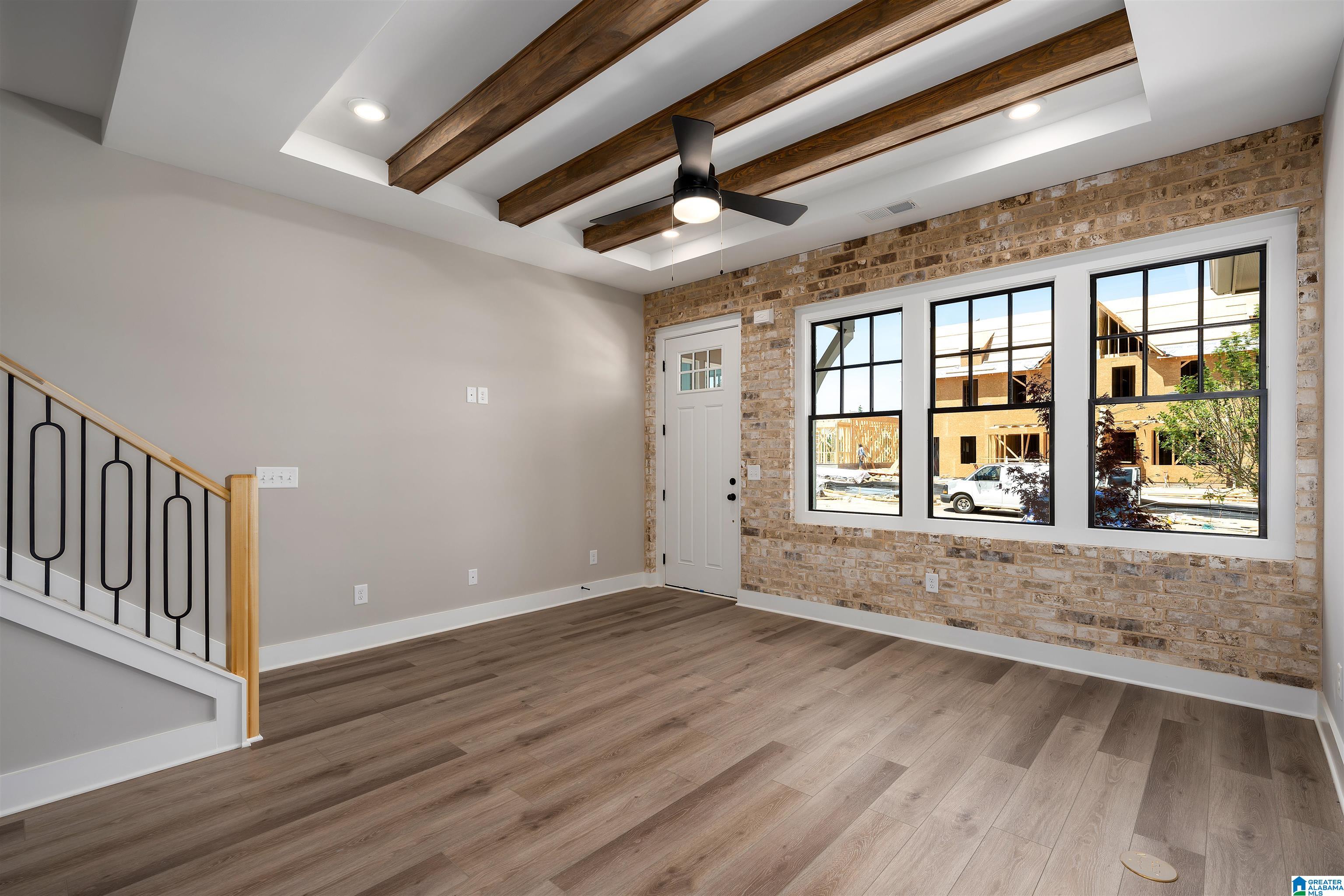1109 WINDSOR SQUARE