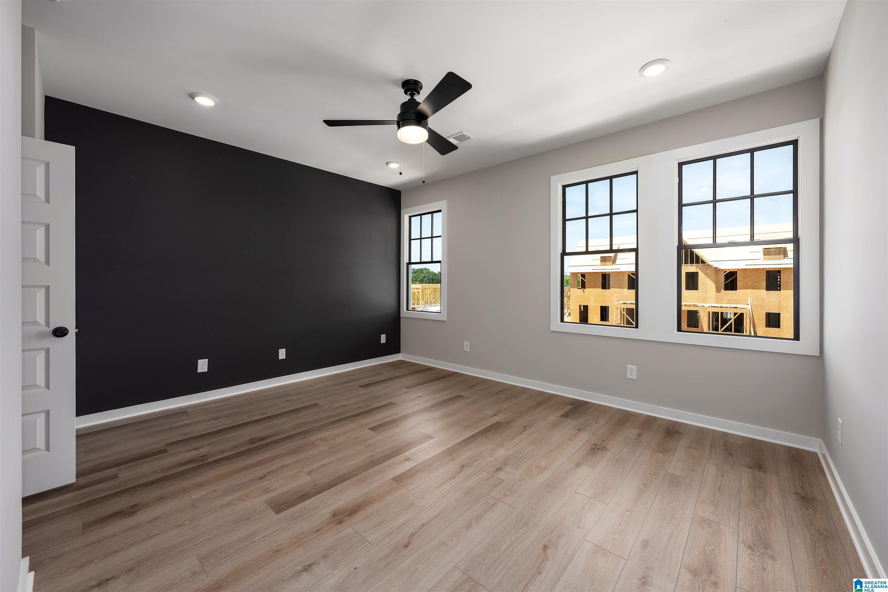 1109 WINDSOR SQUARE