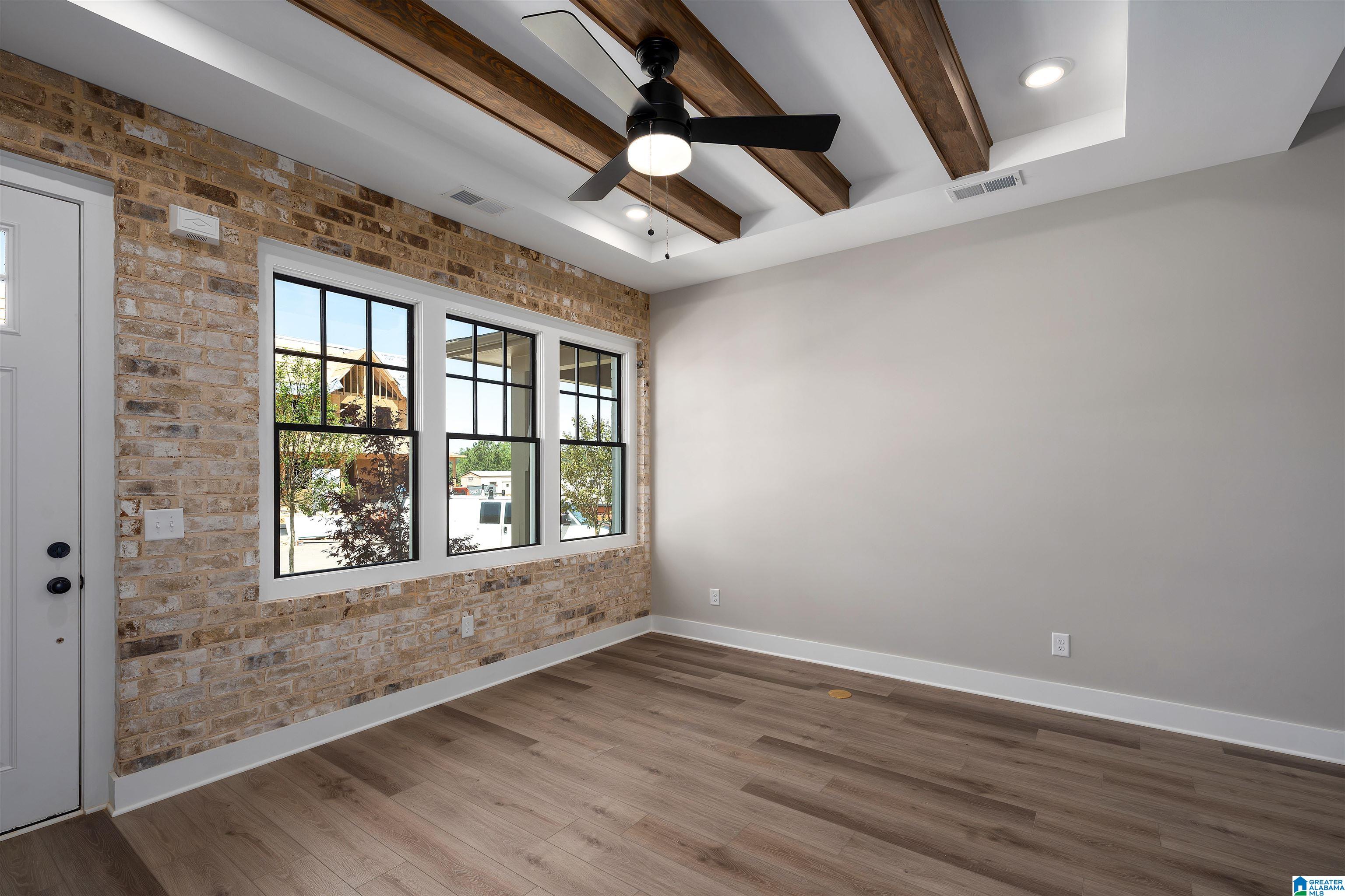 1109 WINDSOR SQUARE