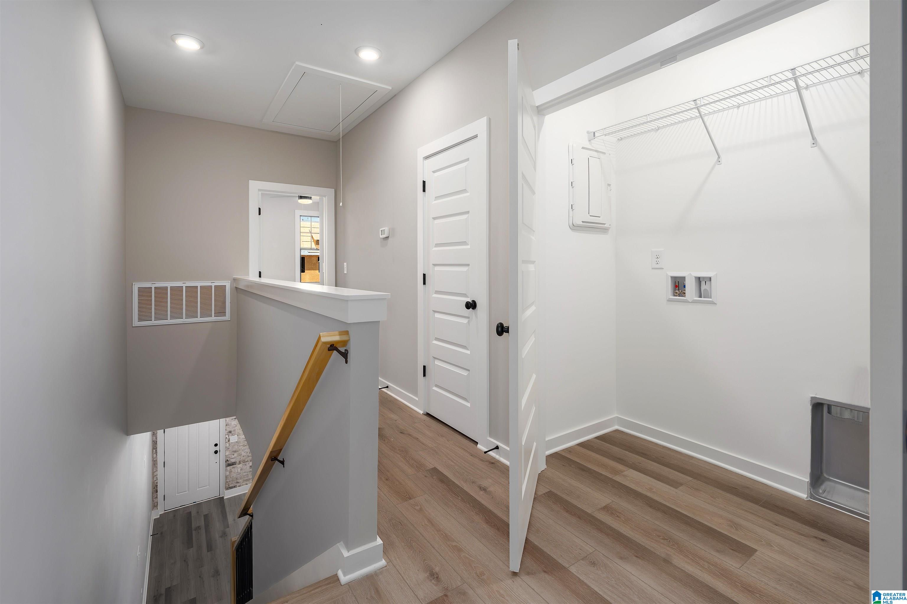 1109 WINDSOR SQUARE