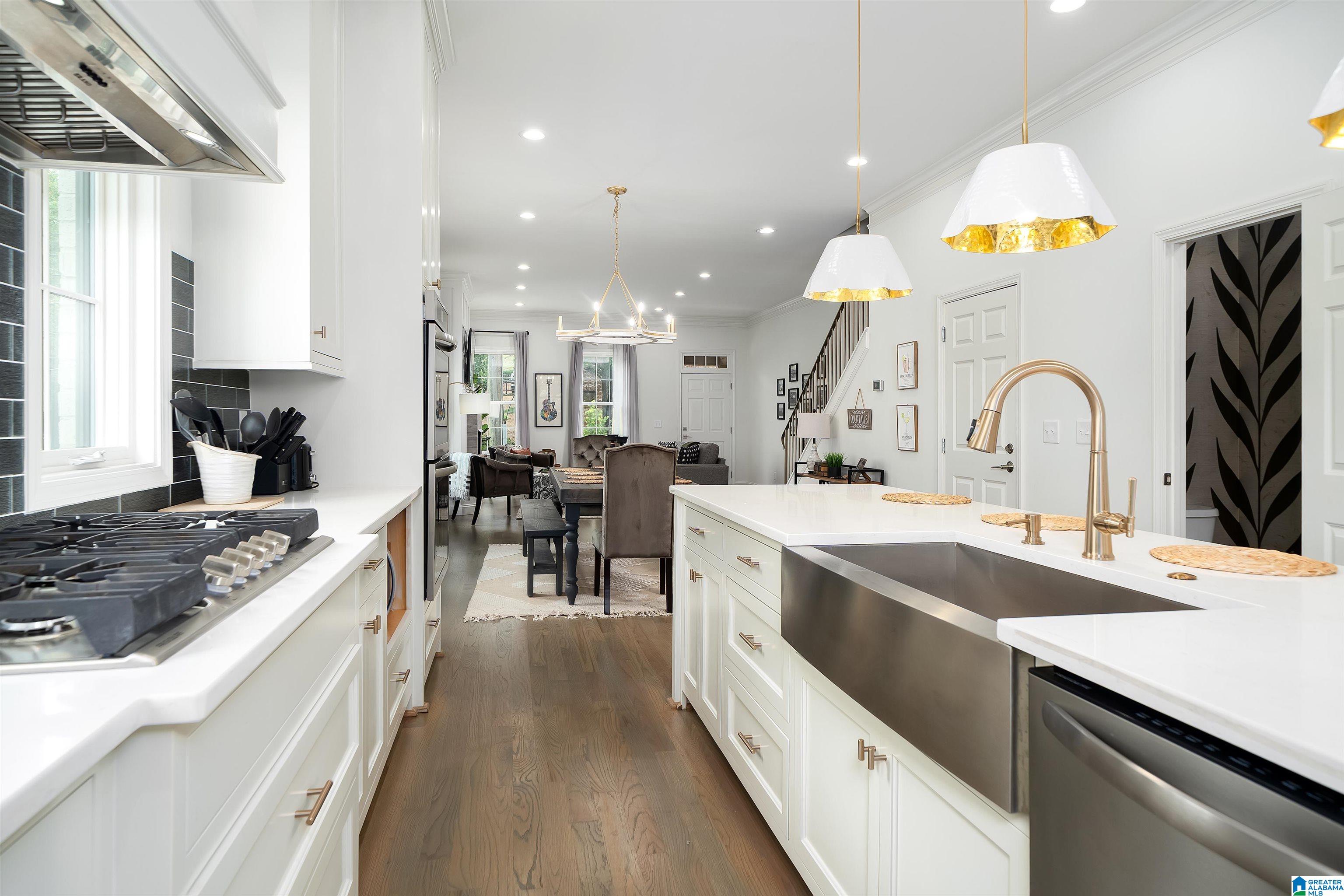 1624 RICHARD ARRINGTON BOULEVARD Unit: 5 UNITS IN TOTAL