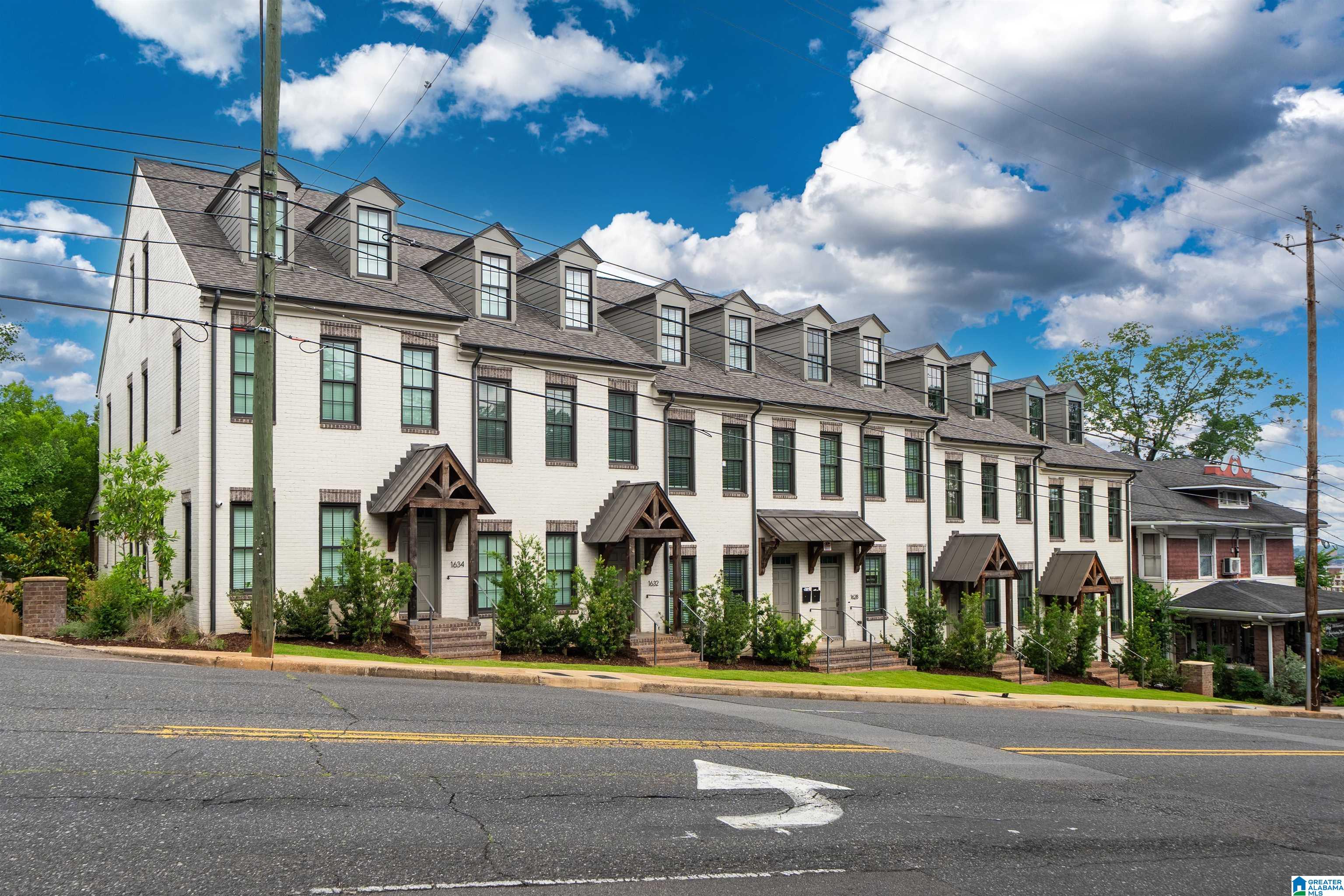 1624 RICHARD ARRINGTON BOULEVARD Unit: 5 UNITS IN TOTAL