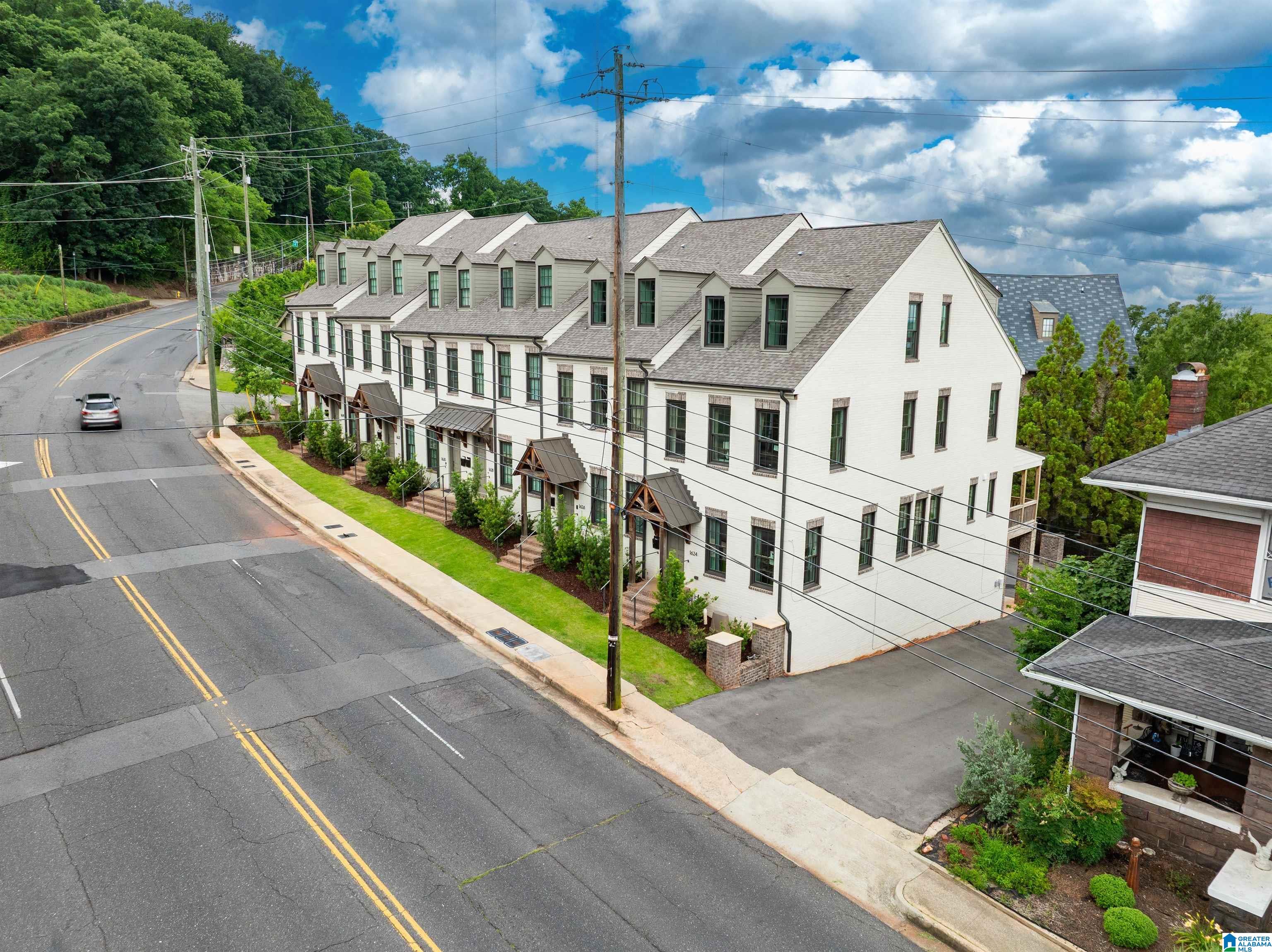 1624 RICHARD ARRINGTON BOULEVARD Unit: 5 UNITS IN TOTAL