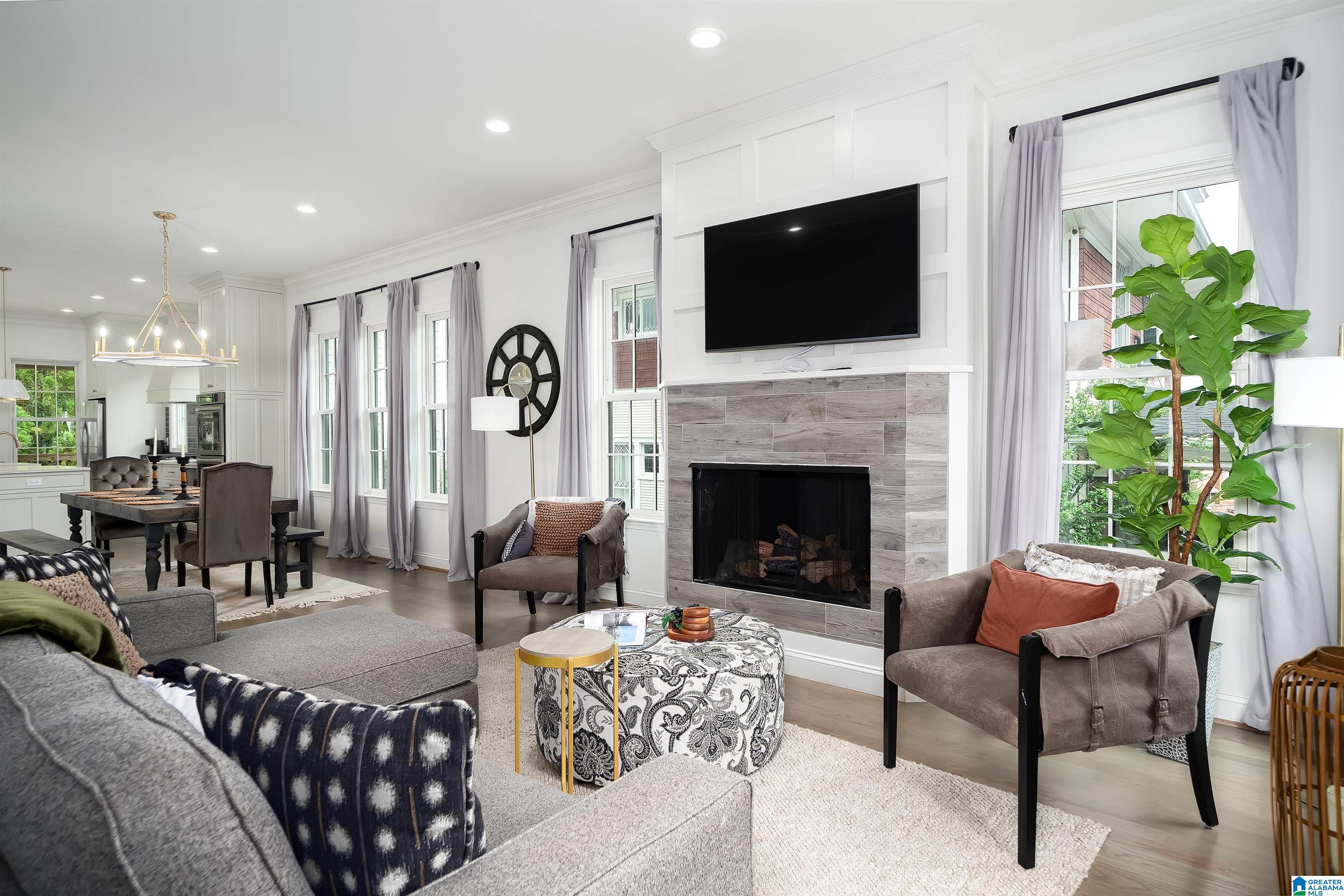 1624 RICHARD ARRINGTON BOULEVARD Unit: 5 UNITS IN TOTAL