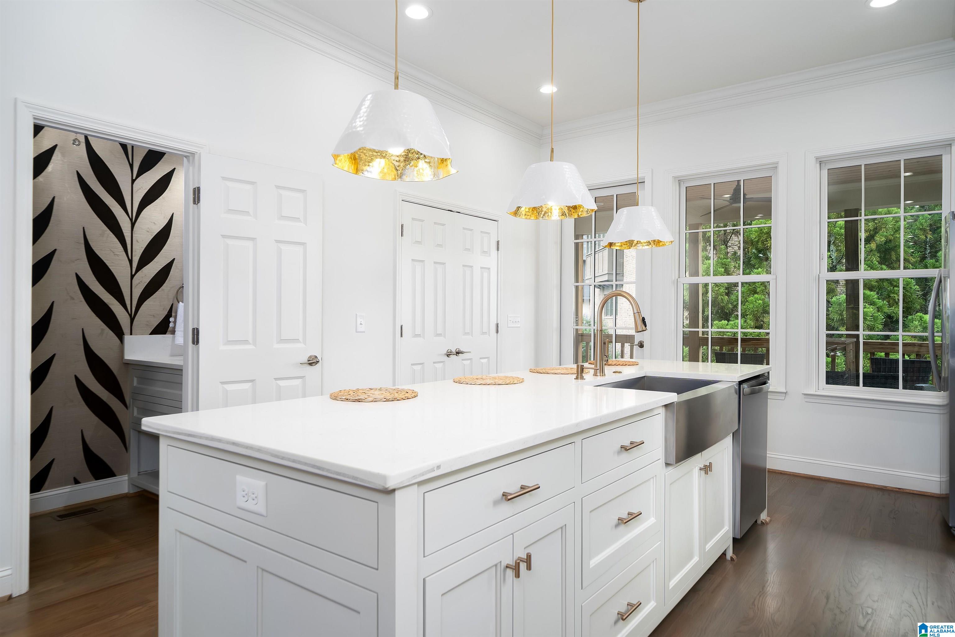 1624 RICHARD ARRINGTON BOULEVARD Unit: 5 UNITS IN TOTAL