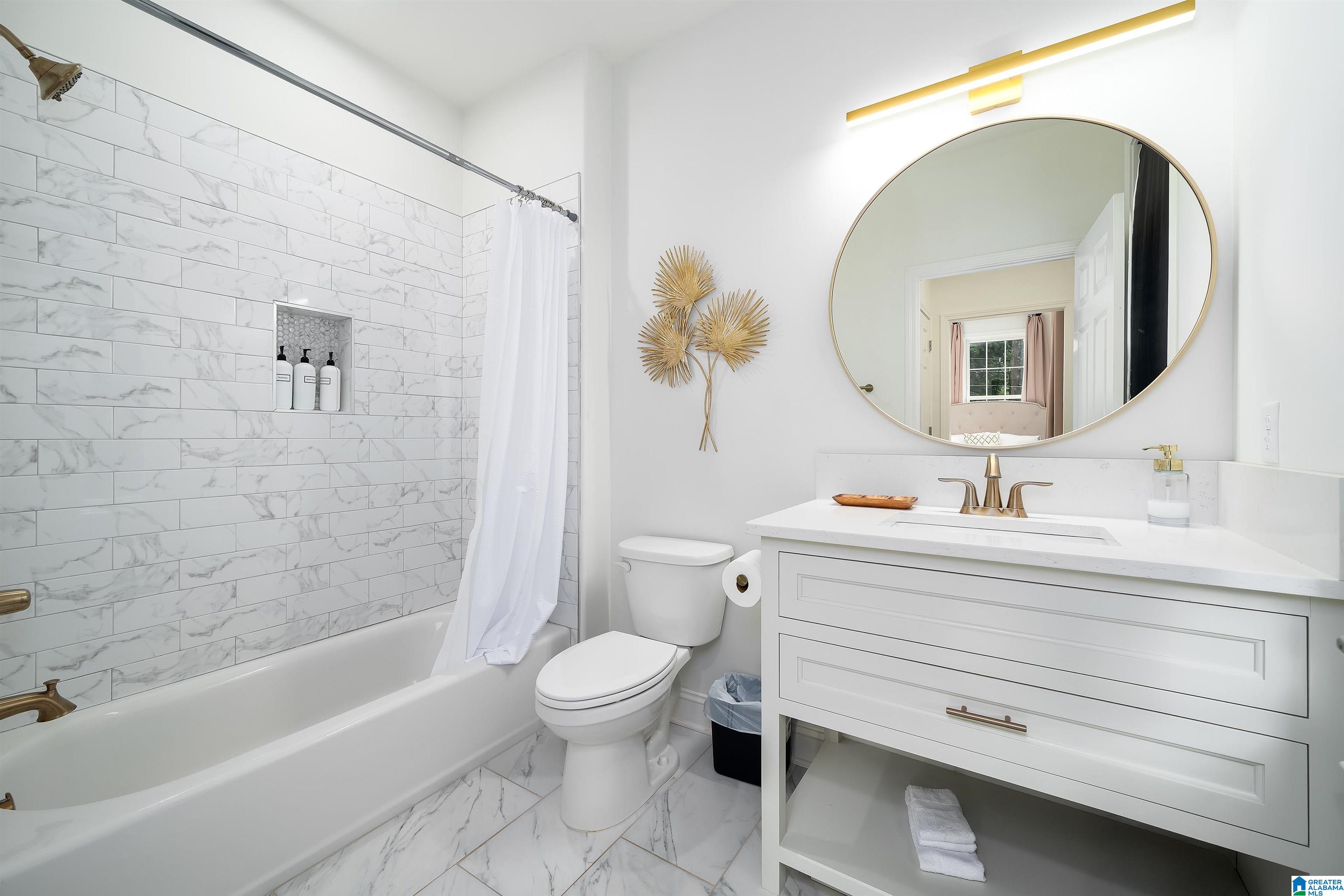 1624 RICHARD ARRINGTON BOULEVARD Unit: 5 UNITS IN TOTAL