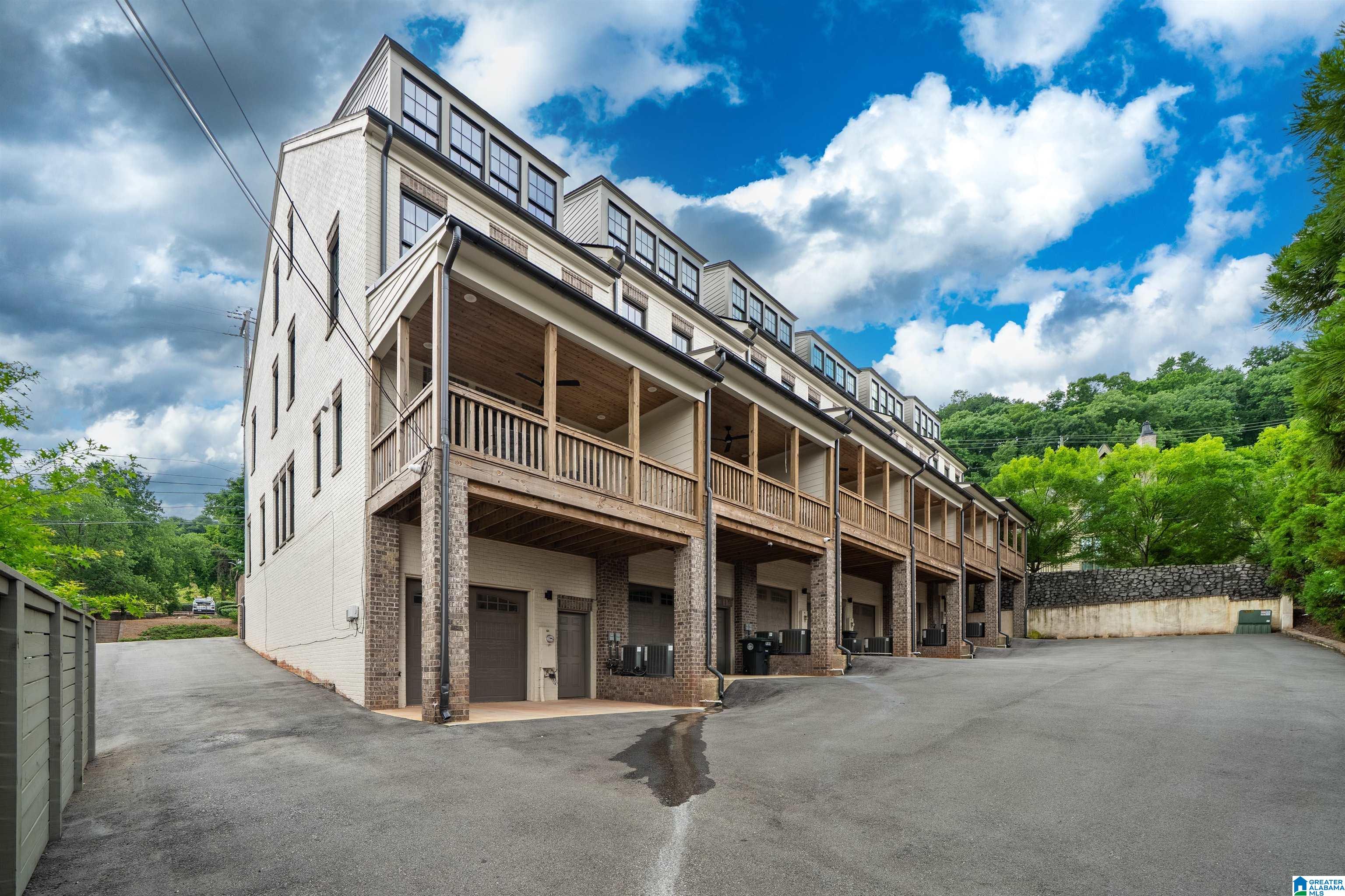 1624 RICHARD ARRINGTON BOULEVARD Unit: 5 UNITS IN TOTAL