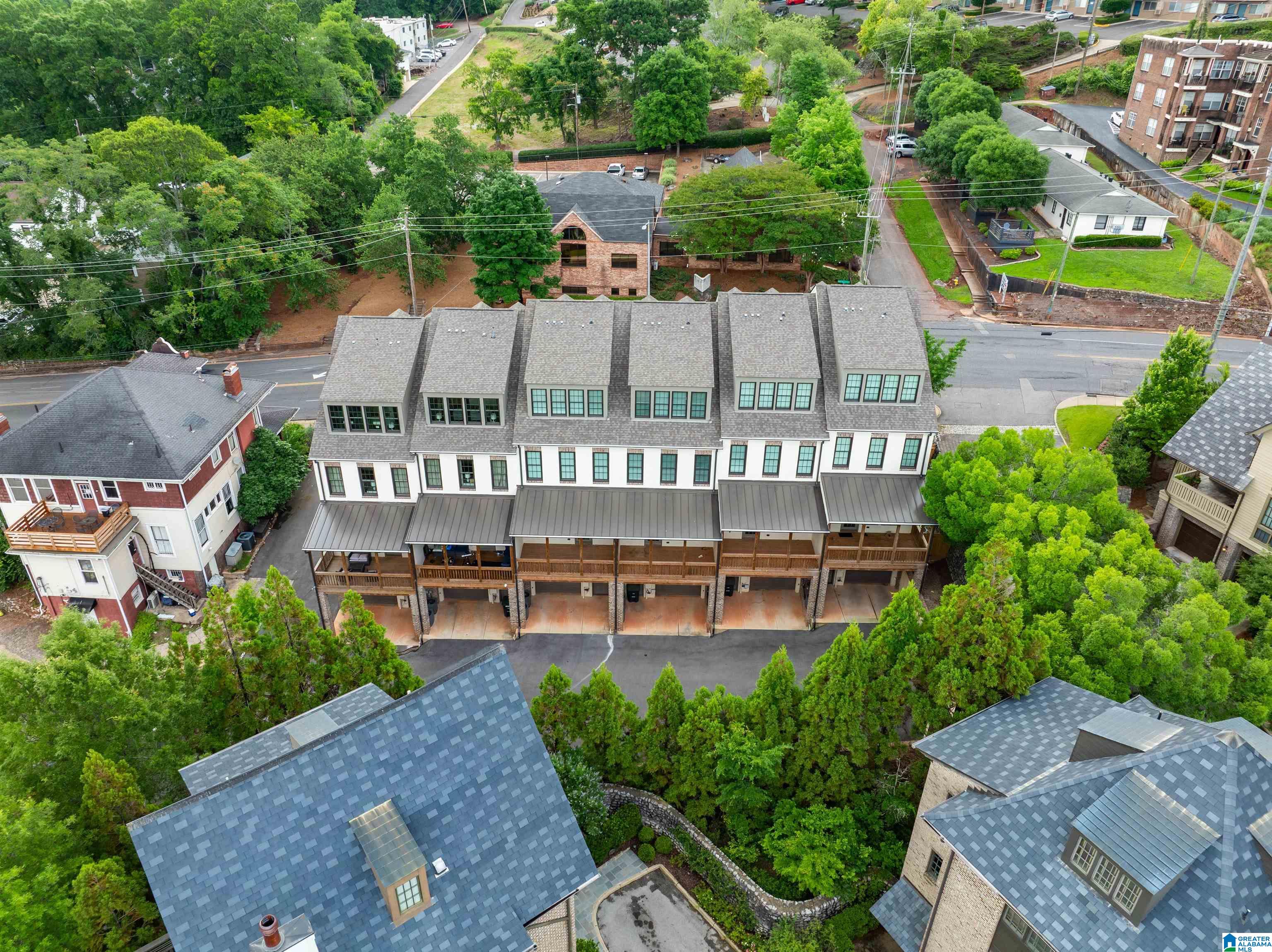 1624 RICHARD ARRINGTON BOULEVARD Unit: 5 UNITS IN TOTAL