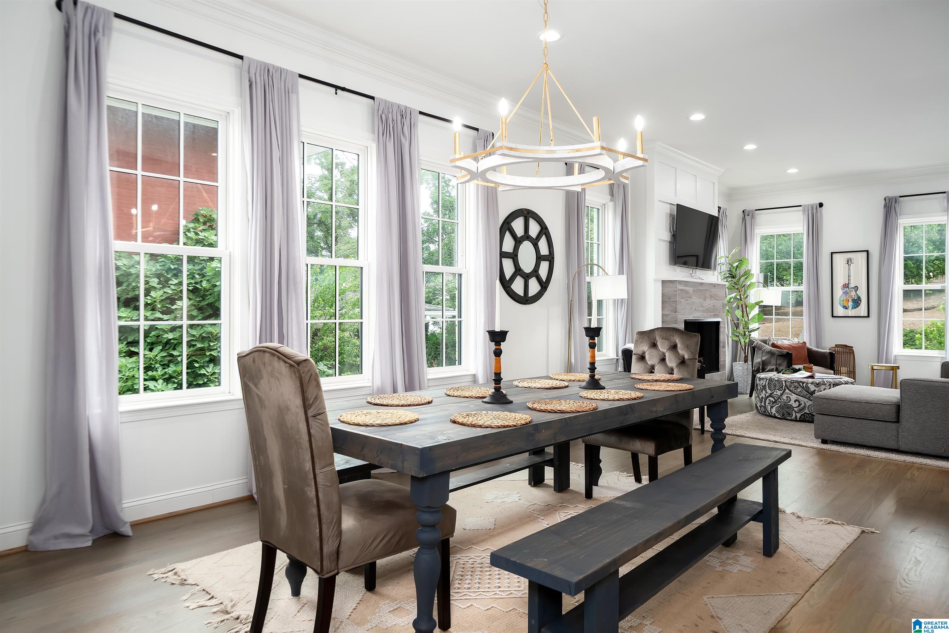 1624 RICHARD ARRINGTON BOULEVARD Unit: 5 UNITS IN TOTAL
