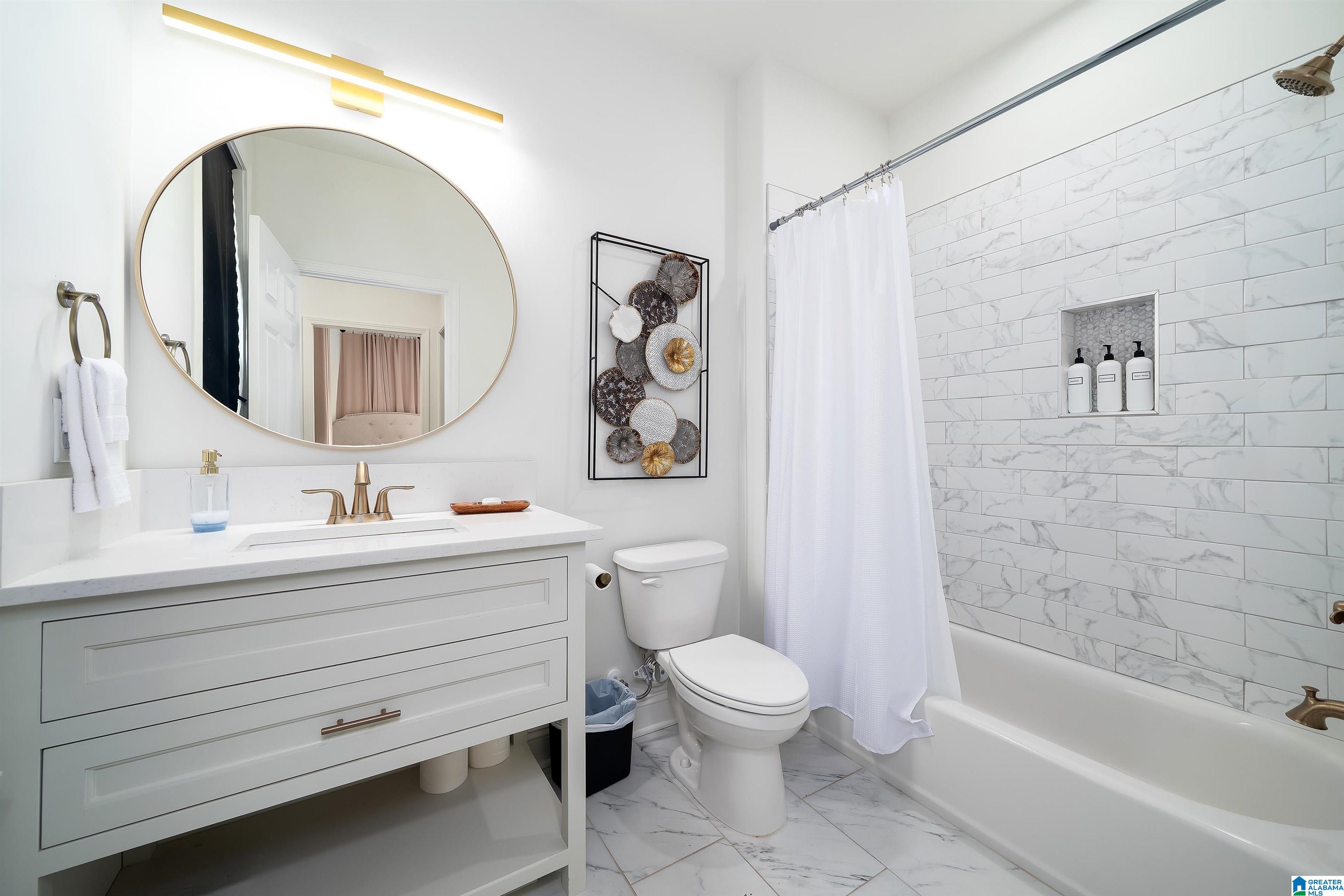 1624 RICHARD ARRINGTON BOULEVARD Unit: 5 UNITS IN TOTAL