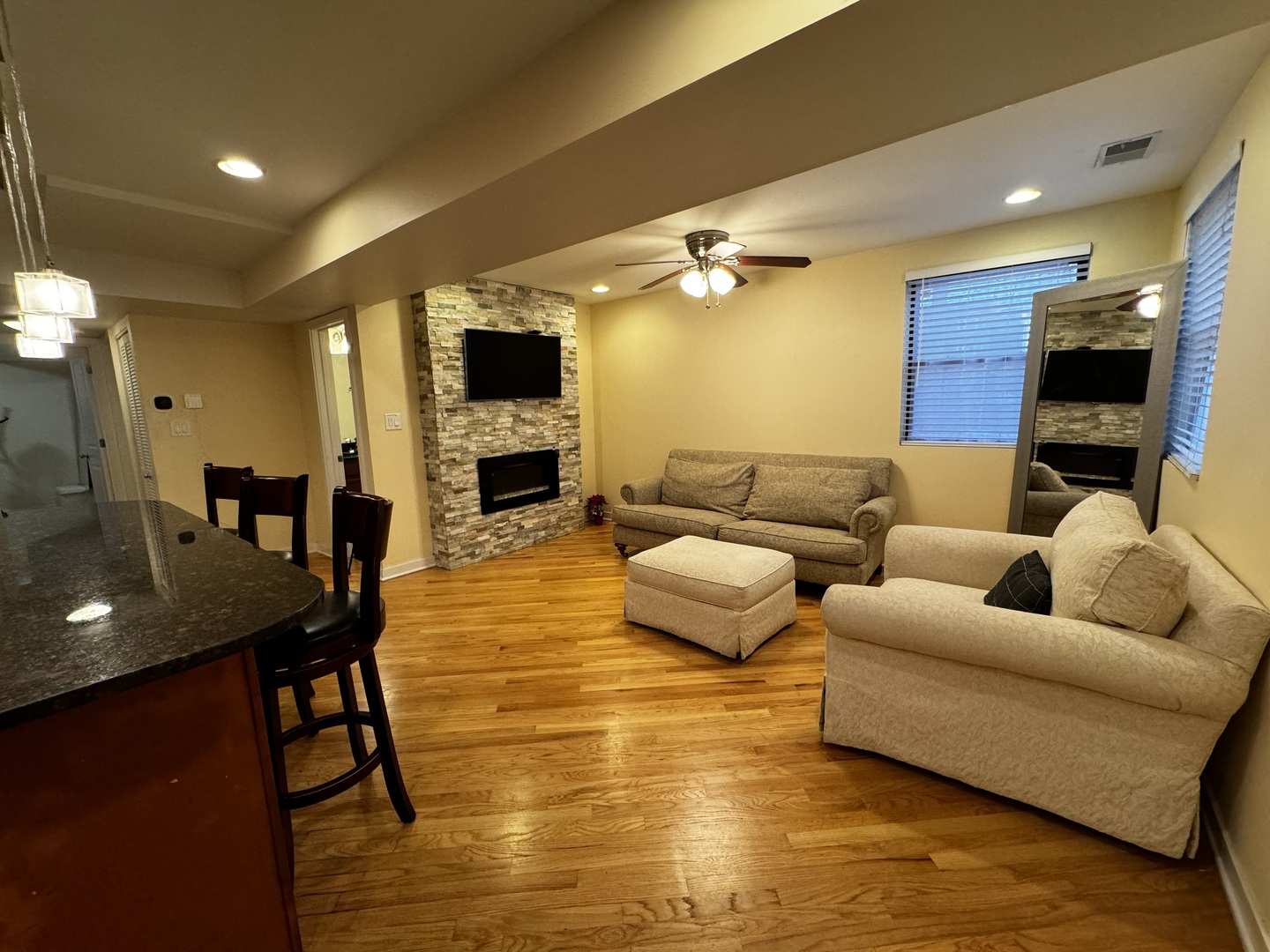 4812 N Hoyne Avenue Unit: 1