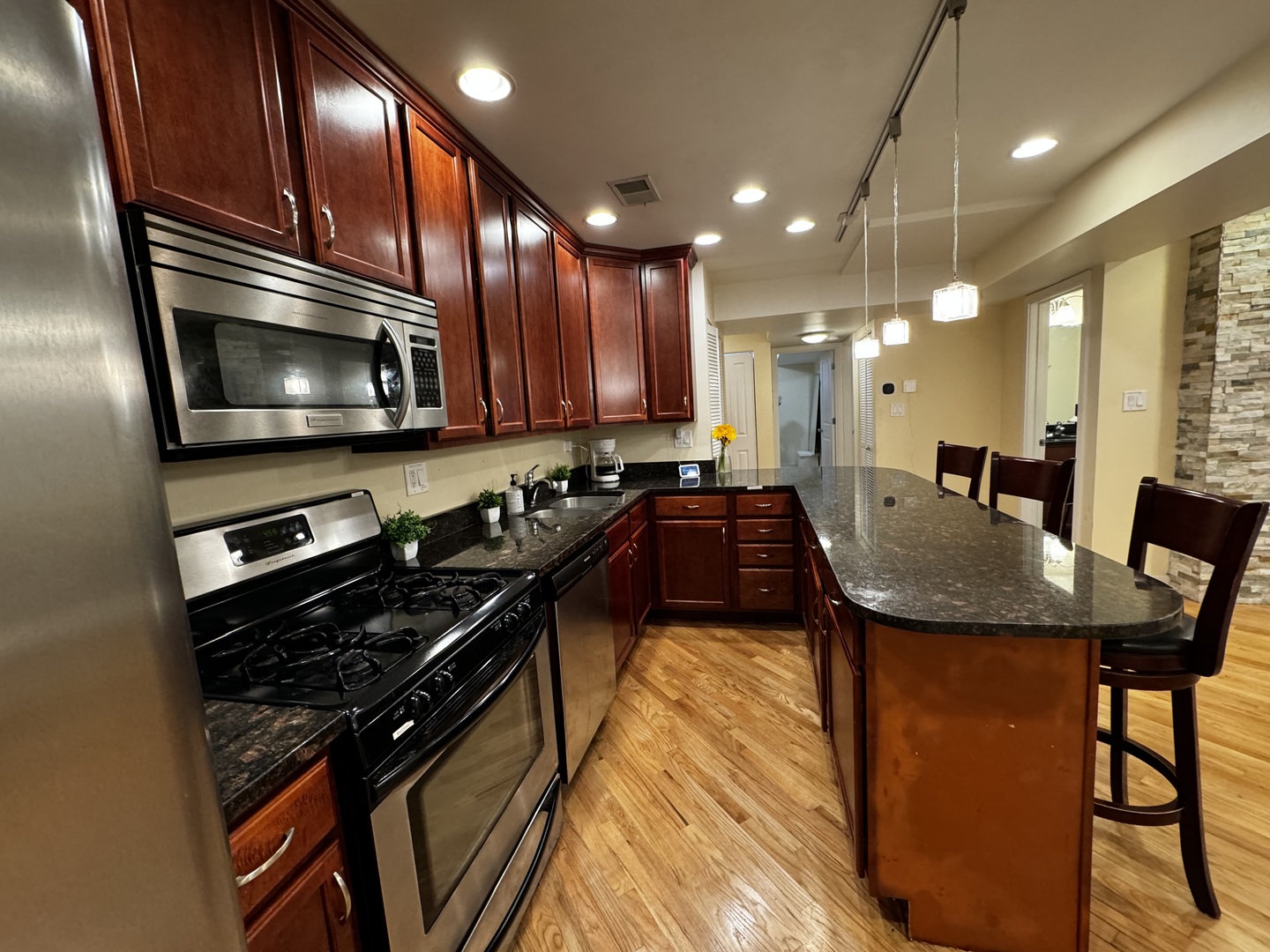 4812 N Hoyne Avenue Unit: 1