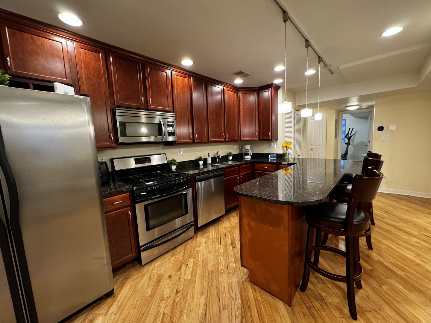 4812 N Hoyne Avenue Unit: 1