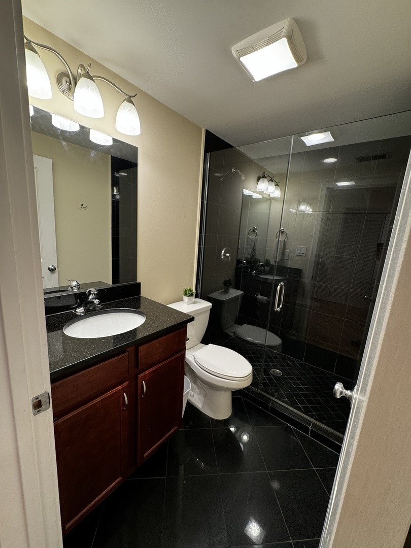 4812 N Hoyne Avenue Unit: 1
