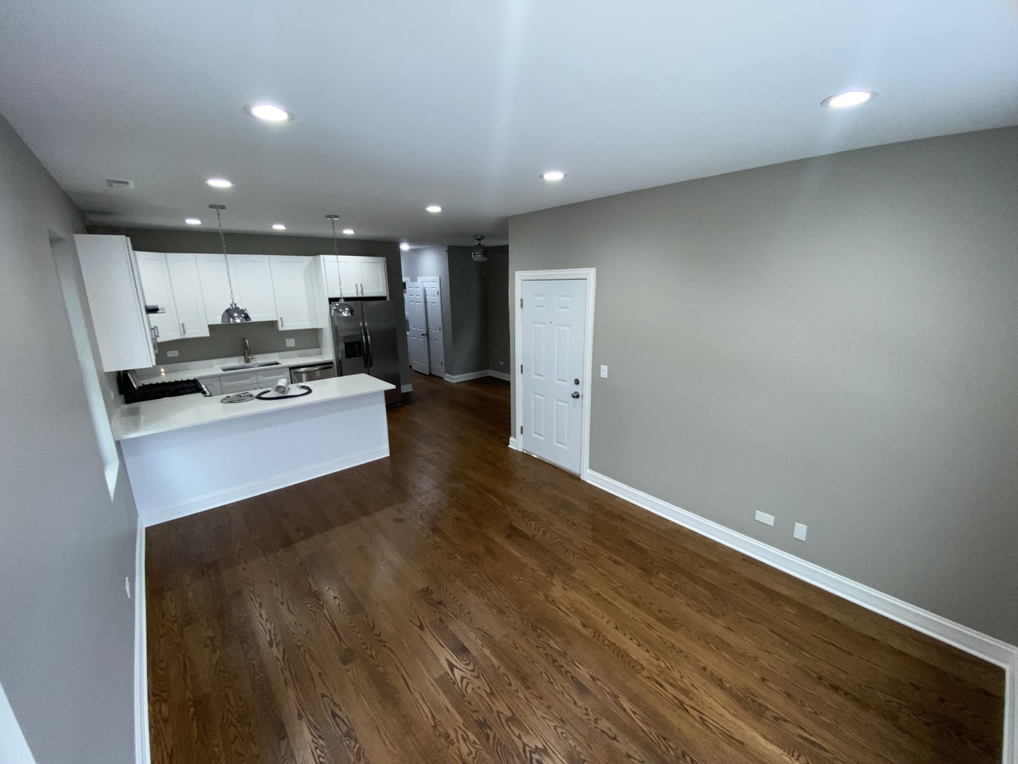 523 N Drake Avenue Unit: 2