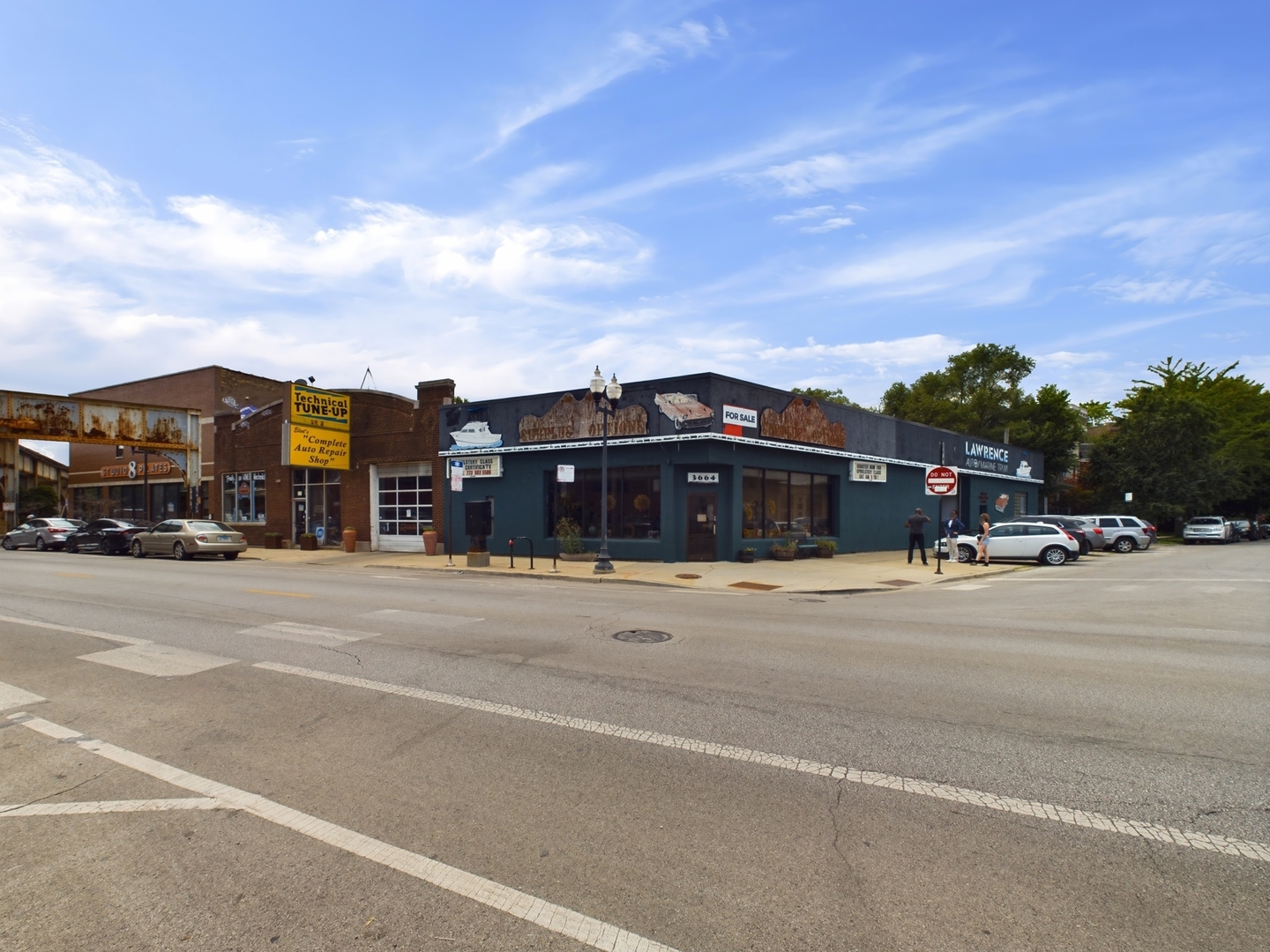 3664 N Lincoln Avenue