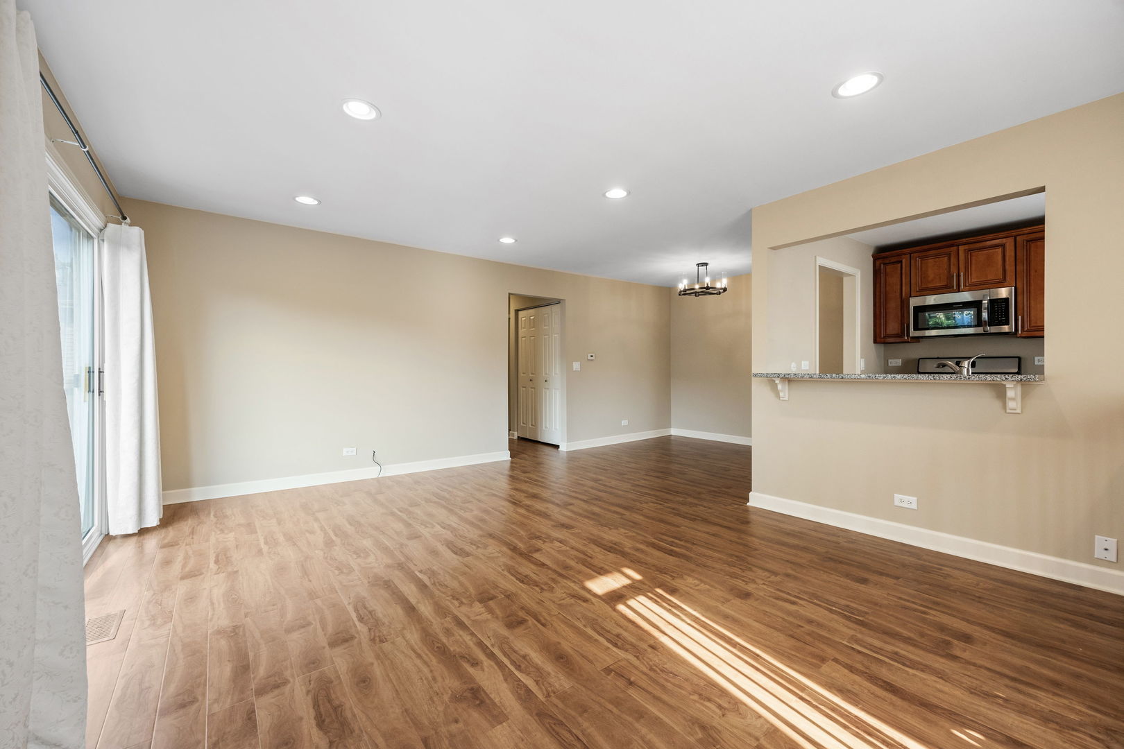 29W523 Winchester Circle S Unit: 4