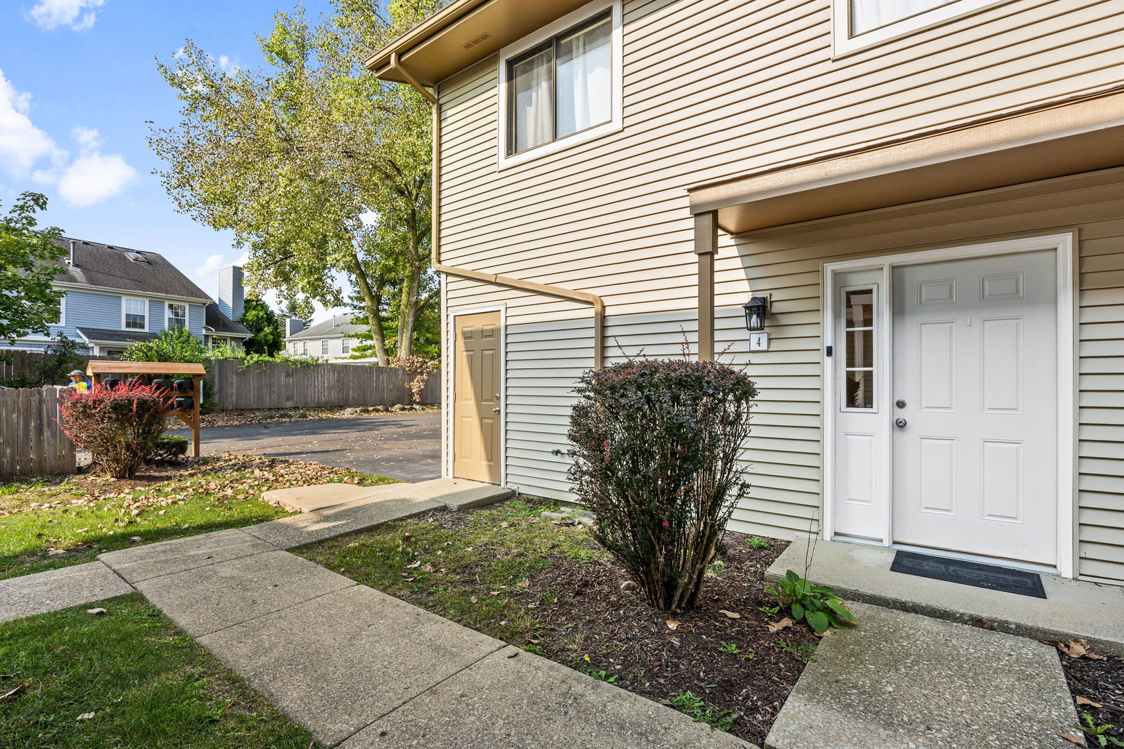 29W523 Winchester Circle S Unit: 4