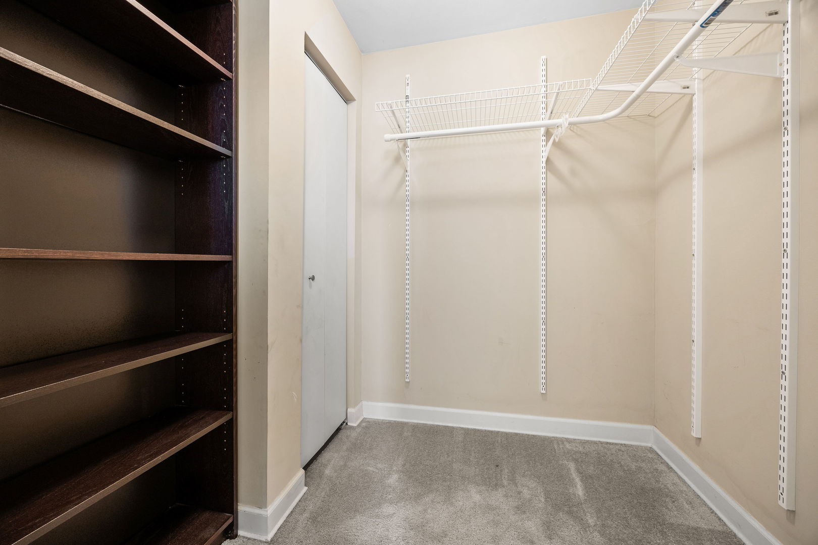 29W523 Winchester Circle S Unit: 4
