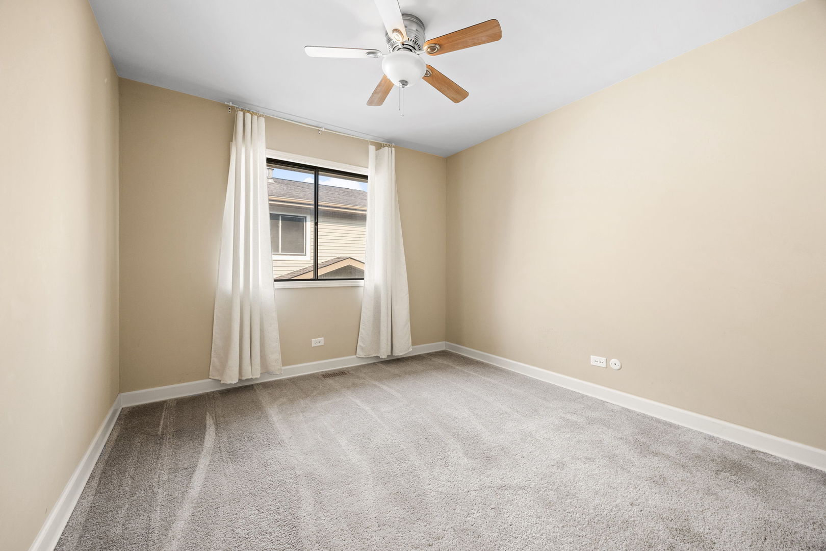 29W523 Winchester Circle S Unit: 4