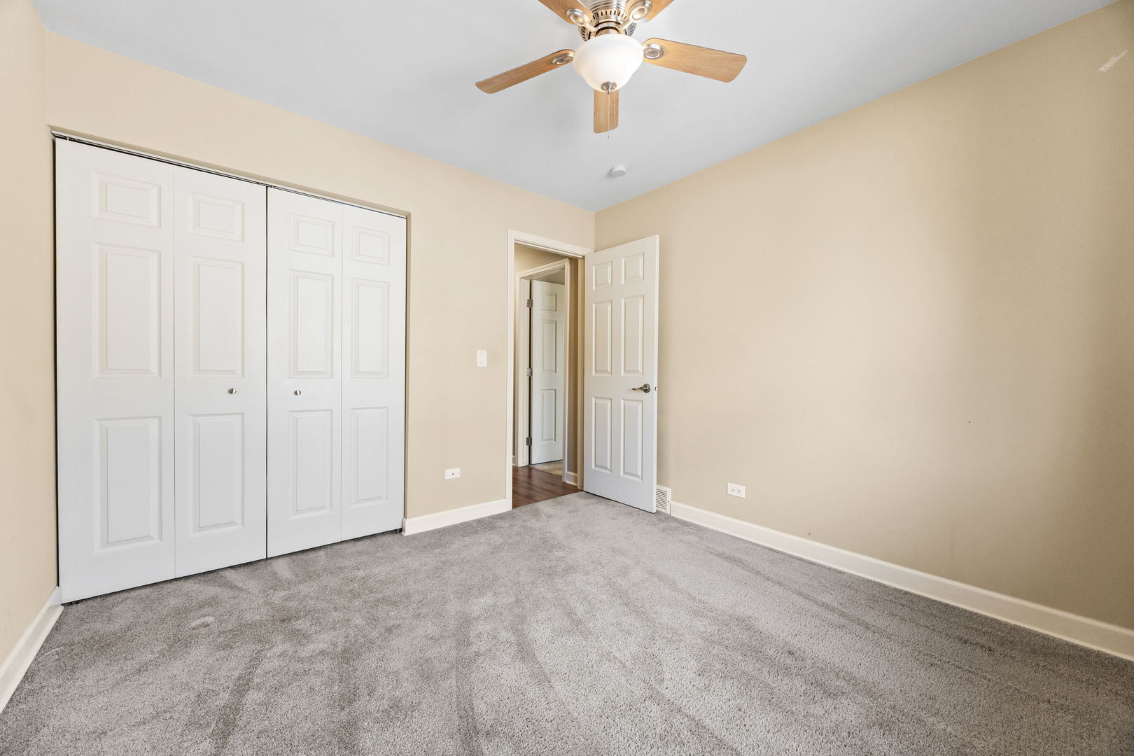 29W523 Winchester Circle S Unit: 4