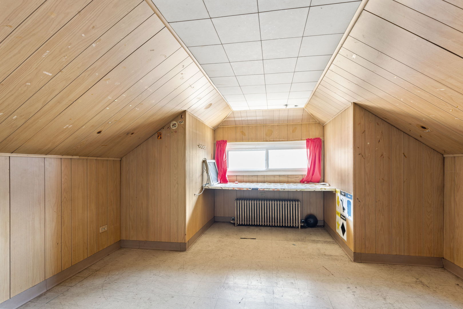 8715 S Euclid Avenue