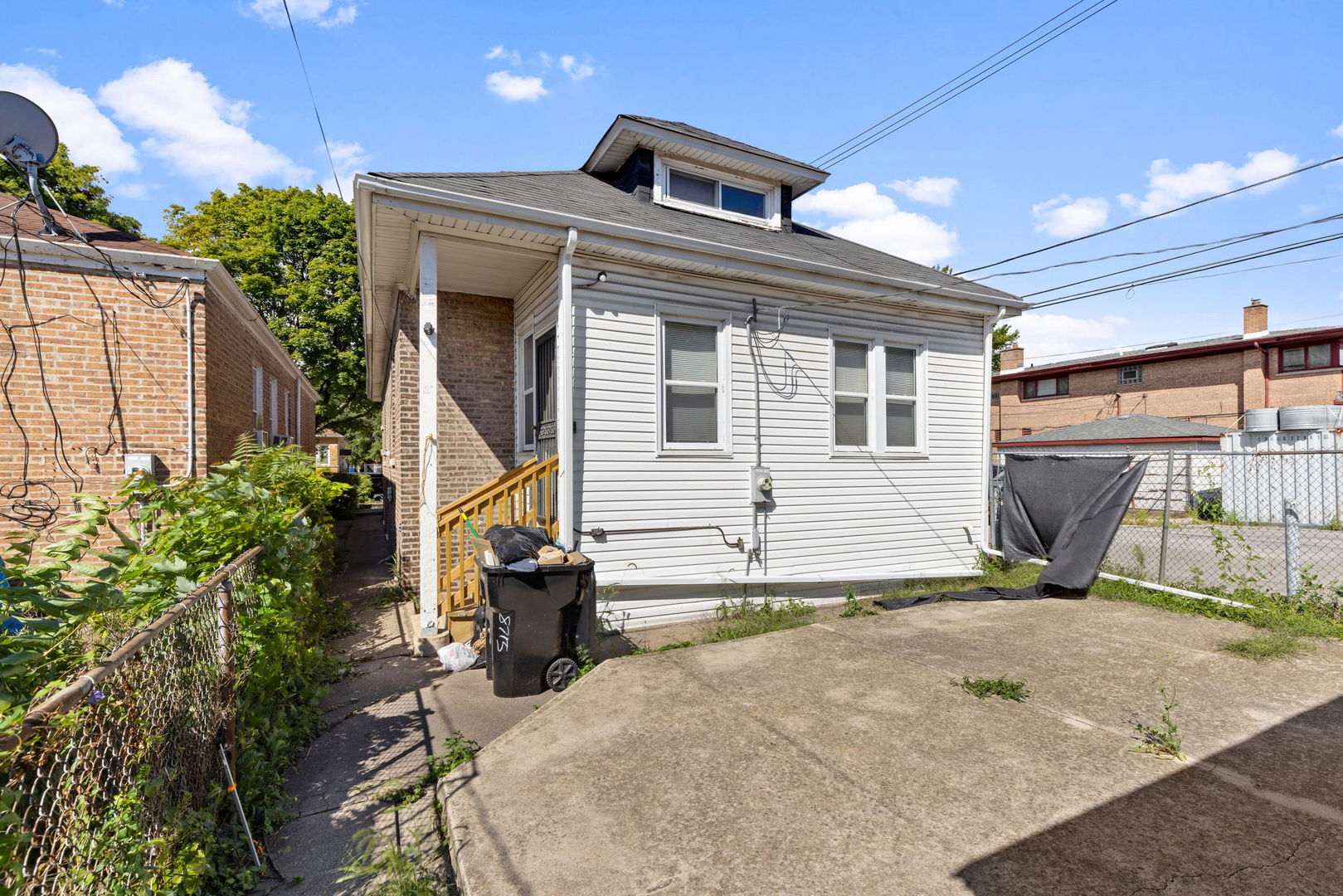 8715 S Euclid Avenue