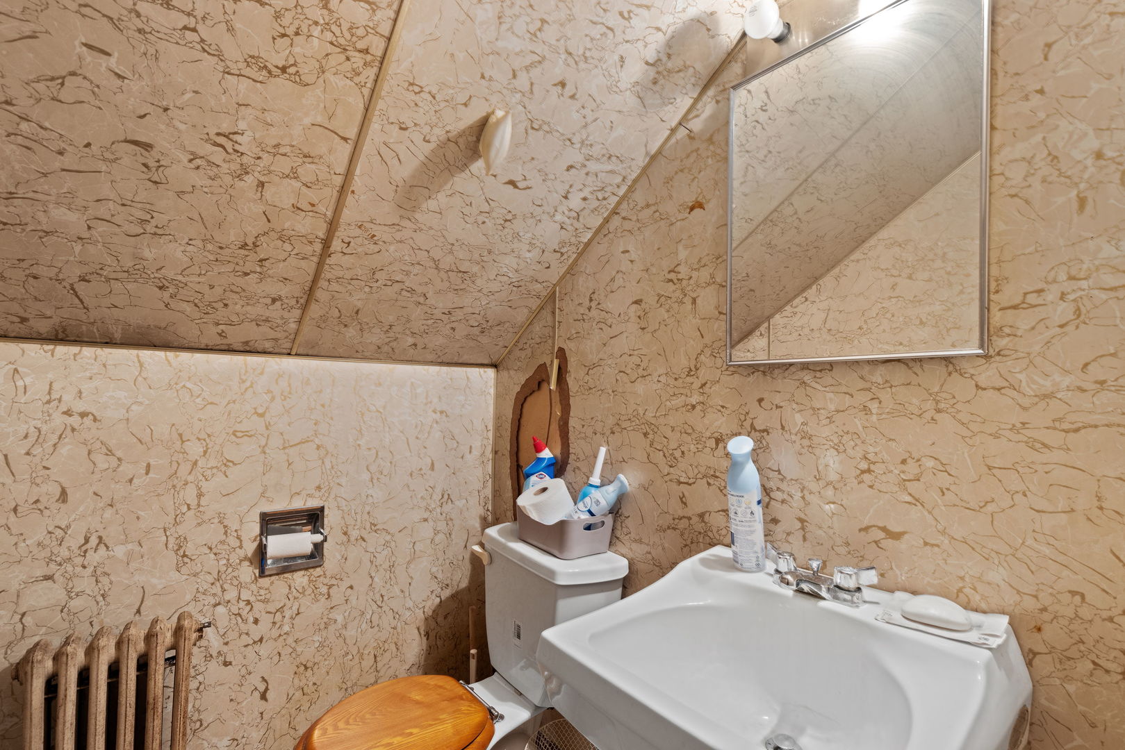 8715 S Euclid Avenue