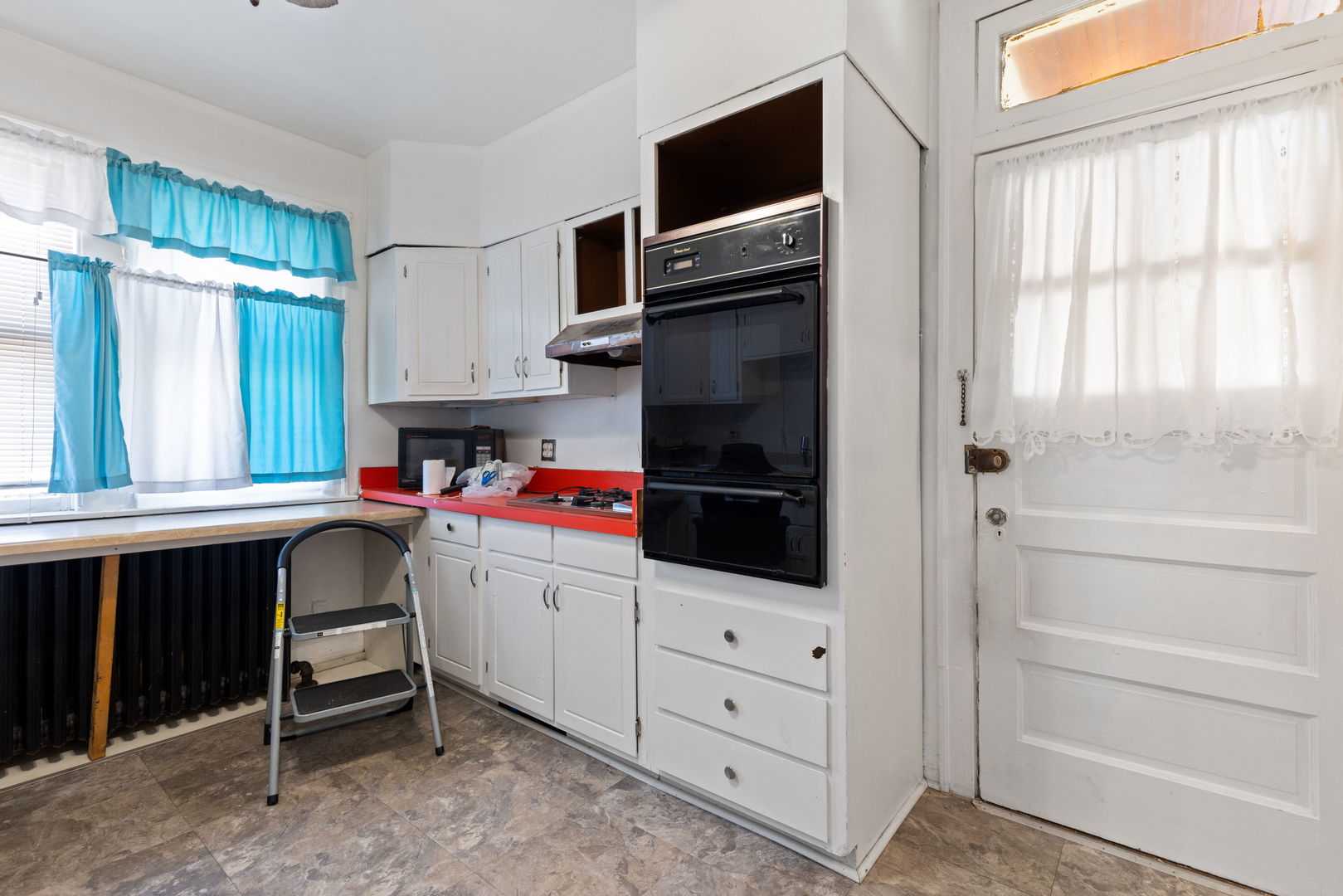 8715 S Euclid Avenue