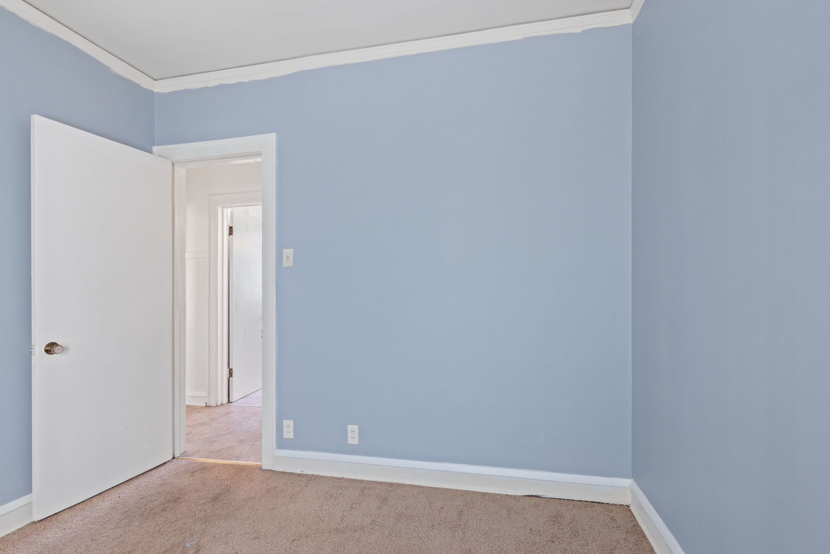 8715 S Euclid Avenue