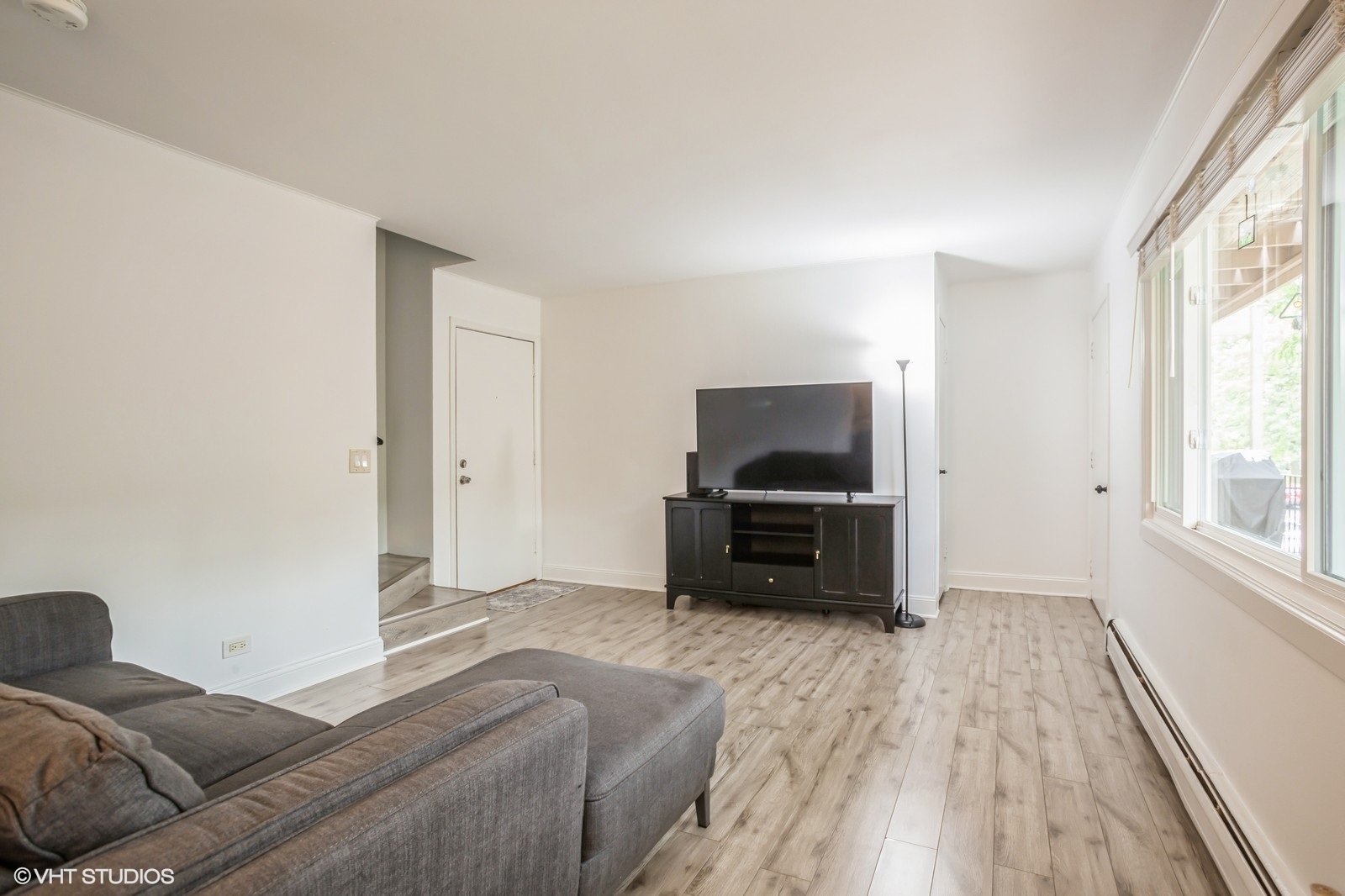 2412 Algonquin Road Unit: 5